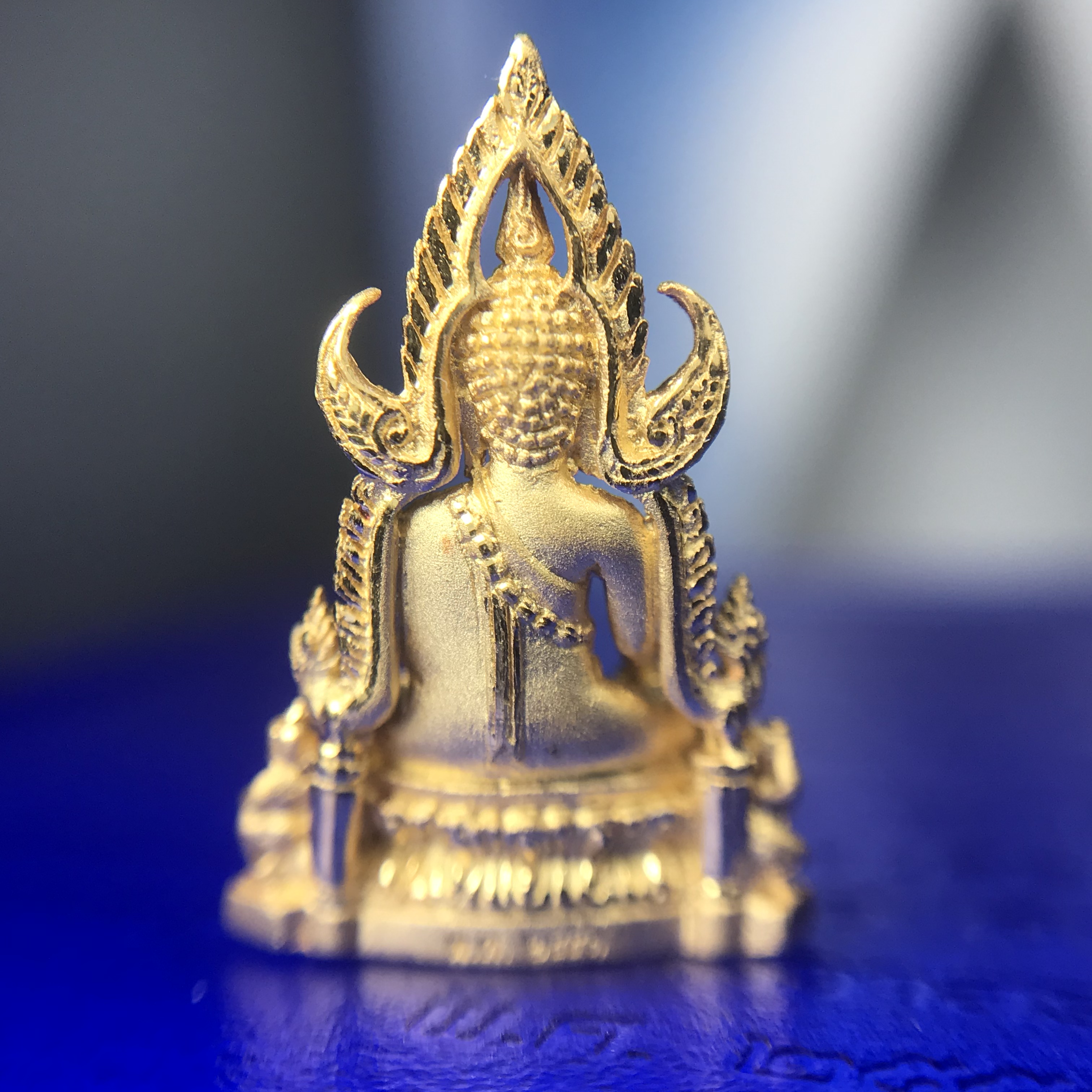 พระพุทธชินราช ภปร. โครงการ เพราะแผ่นดินนี้คือแผ่นดินเกิด ปี2551 เนื้อทองคำ 96.5%(น้ำหนัก 2.6 กรัม) ขนาดหน้าตัก1/4นิ้ว (สวยงามทรงคุณค่าหายาก)1 ใน 5000องค์