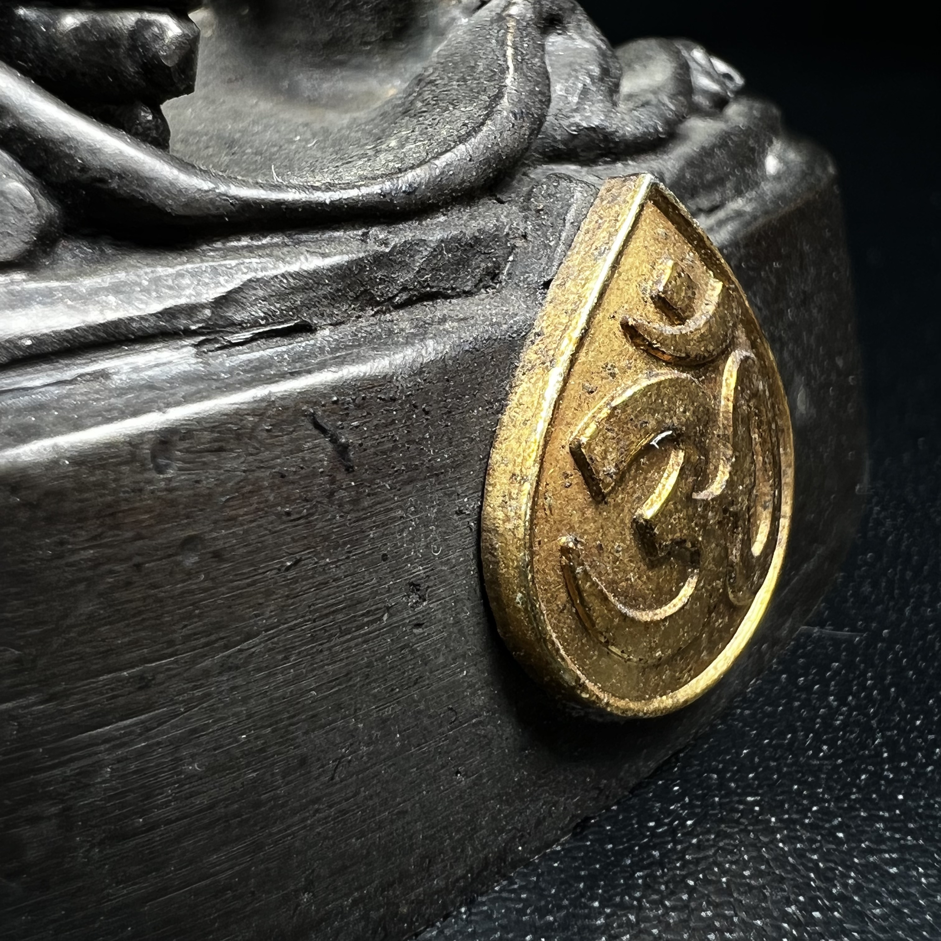 พระพิฆเนศ กรมศิลปากร ปี2547 ขนาดบูชาหน้าตัก 3 นิ้ว โลหะผสมเนื้อดี มีโค๊ดหมายเลขกำกับNo.821 (1 ใน 5000 องค์)รุ่นยอดนิยมหายาก