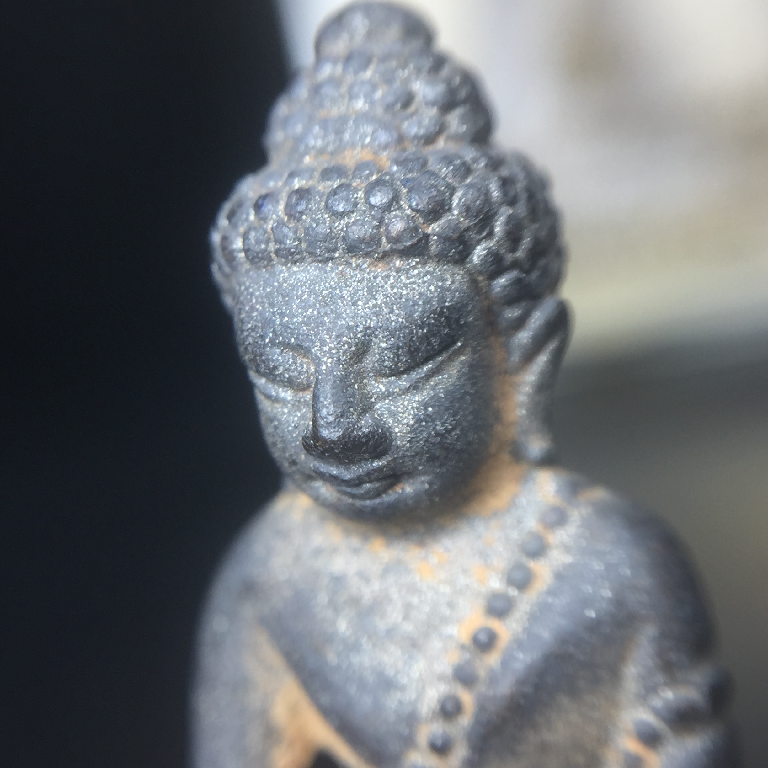 พระกริ่งชินบัญชรฉลองพระชันษา 100 ปี สมเด็จพระญาณสังวร วัดบวรนิเวศวิหาร ปี 2556 เนื้อนวโลหะผสมทองคำก้นทองแดง พิธีใหญ่ มวลสารเด่น นิยม(1 ใน 2556 องค์)