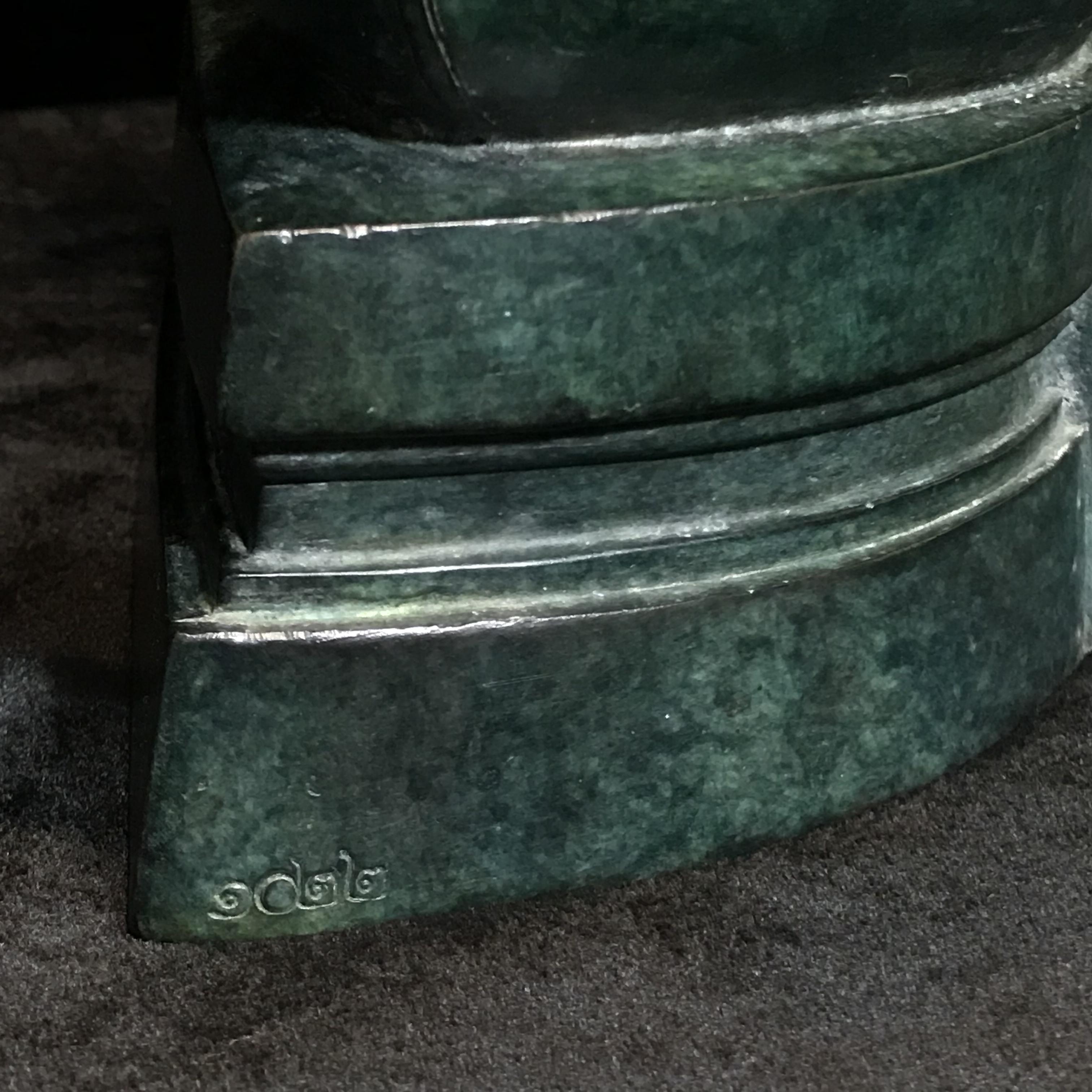 พระพิฆเนศครบรอบ55ปี คณะจิตรกรรม ม.ศิลปากร ปี 2540 เนื้อสำริด สนิมเขียว พาติน่า (Patinas) ขนาด 5x9 นิ้ว เป็นพระพิฆเนศที่งดงามทางด้านศิลปะมาก