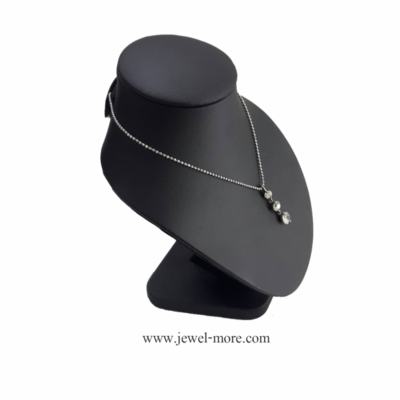แท่นคอเล็กโชว์จี้ หุ้มหนังสีดำ ทรงรี (S)