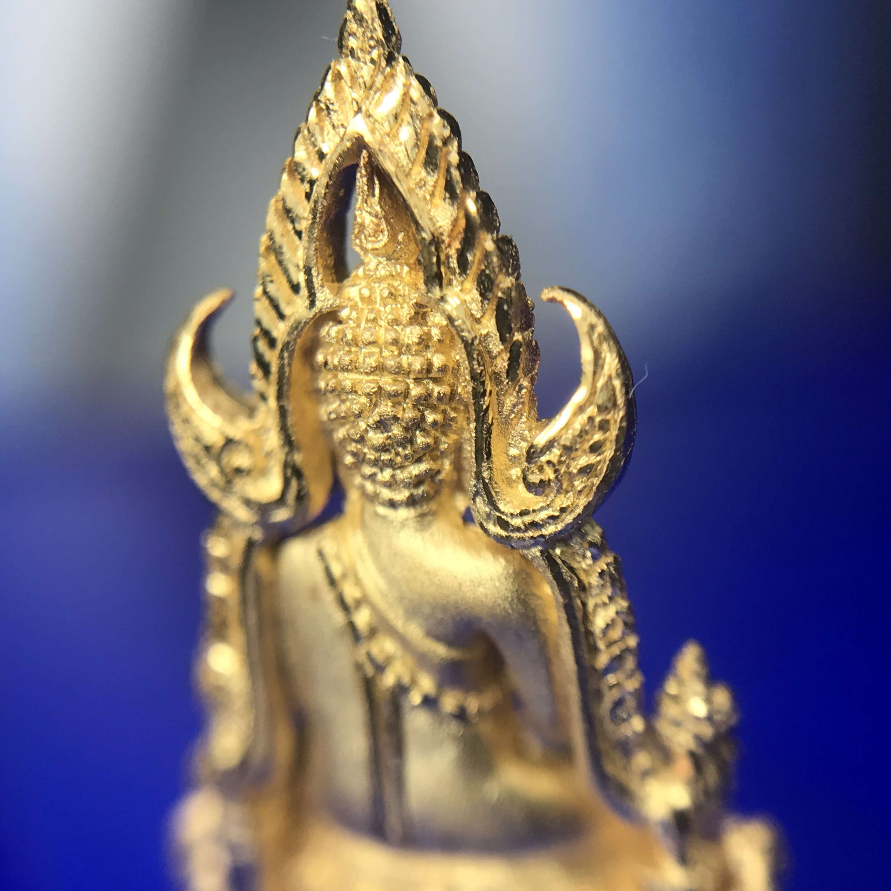 พระพุทธชินราช ภปร. โครงการ เพราะแผ่นดินนี้คือแผ่นดินเกิด ปี2551 เนื้อทองคำ 96.5%(น้ำหนัก 2.6 กรัม) ขนาดหน้าตัก1/4นิ้ว (สวยงามทรงคุณค่าหายาก)1 ใน 5000องค์