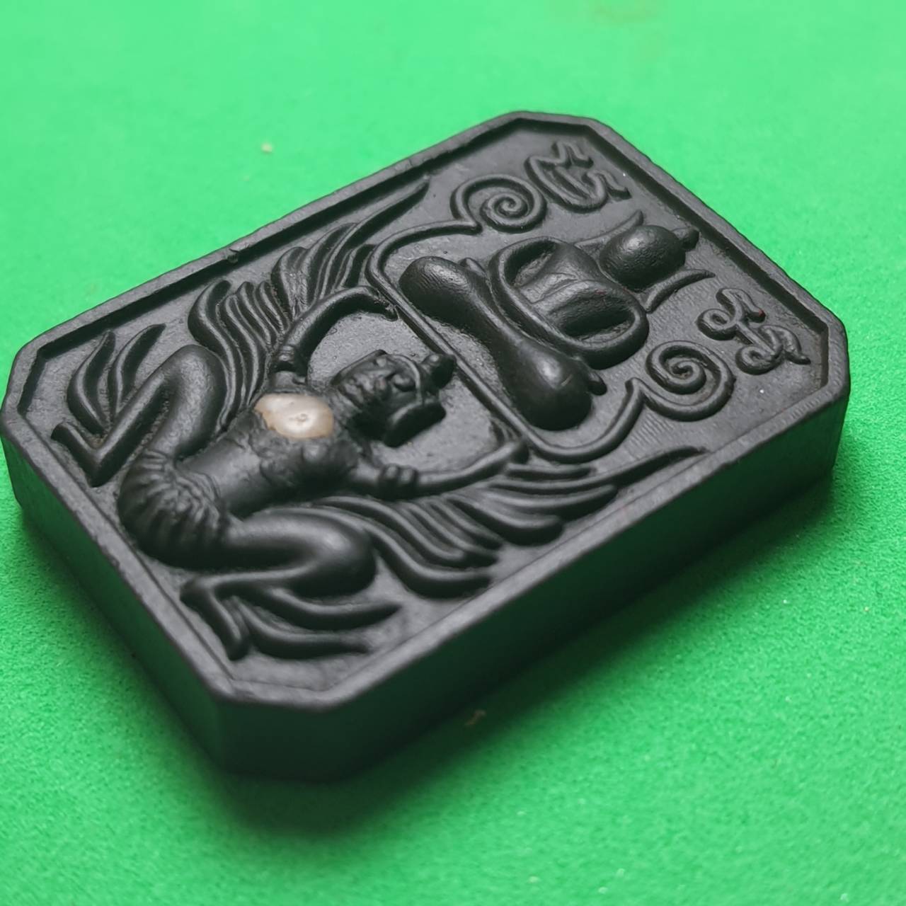 พระเครื่อง หลวงพ่อปาน สีดำ เลี่ยมกรอบ รุ่น กฤษฎาภินิหาร อำนาจ เมตตา แคล้วคลาด ไม่จน พระหลวงพ่อปาน พระแท้ หลวงพ่อปาน