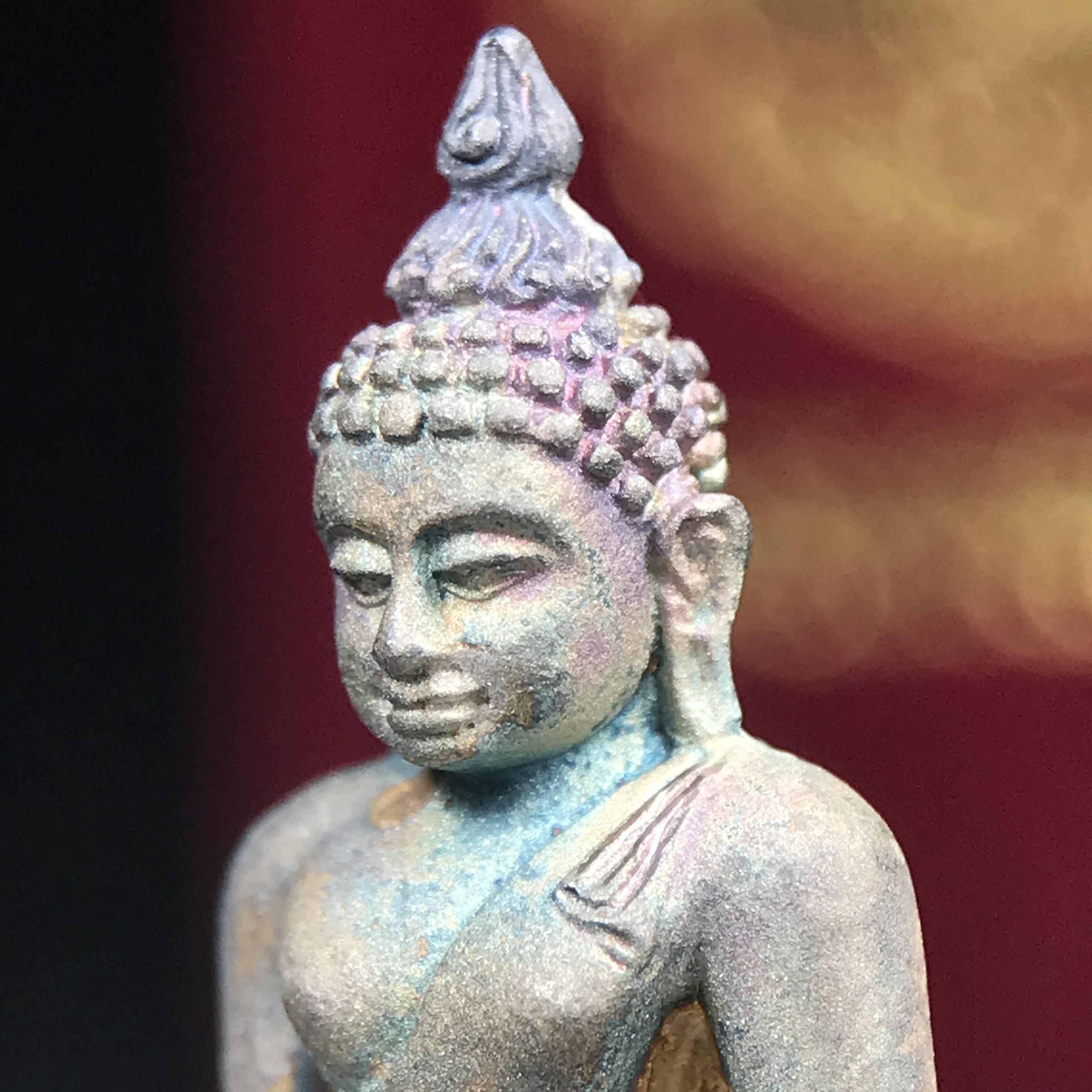 พระกริ่งไพรีพินาศ ตรากาญจนาภิเษก วัดบวรนิเวศวิหาร ที่ระลึกในหลวงรัชกาลที่9 ครองสิริราชสมบัติครบ 50ปี เนื้อเงิน(สภาพผิวเดิมขึ้นสีรุ้งธรรมชาติสวยแบบนิยม)(เสน่ห์พระเนื้อเงินสีสันที่ธรรมชาติสรรค์สร้าง)เข้มขลังทรงอานุภาพยิ่งใหญ่ กำราบศัตรูพ่ายสิ้น พระไพรีพินาศ