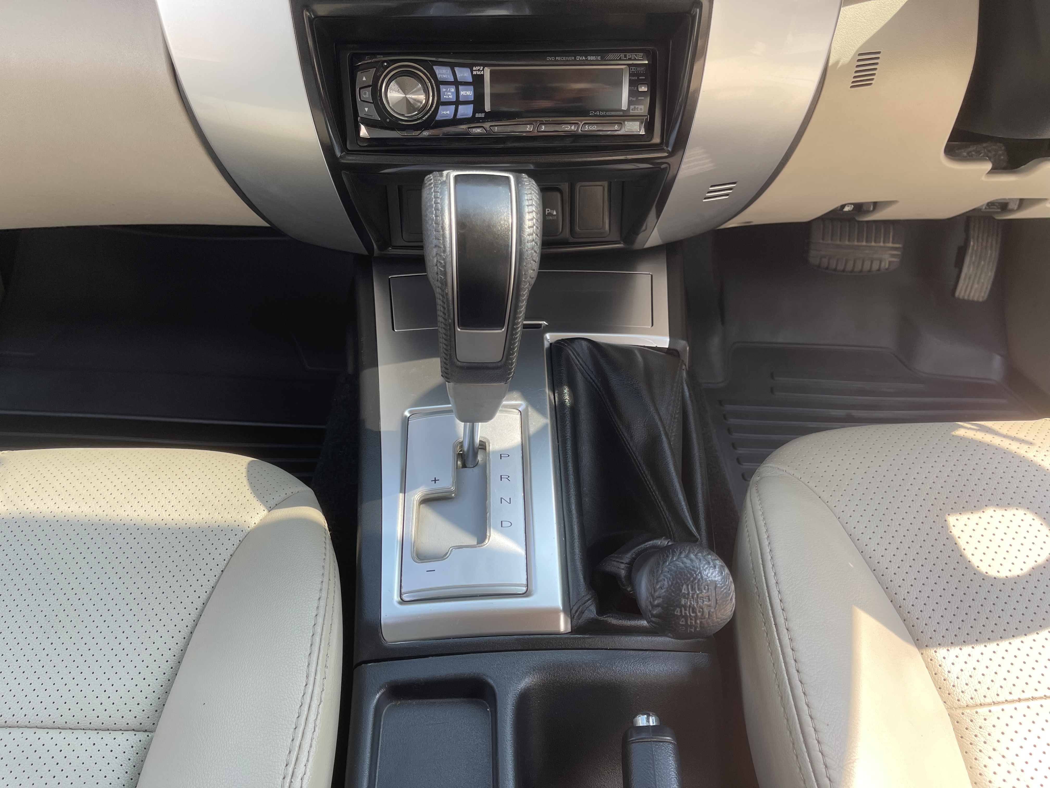 Mitsubishi Pajero Sport 2.5 GT 4WD At 2013 ขาวมุก