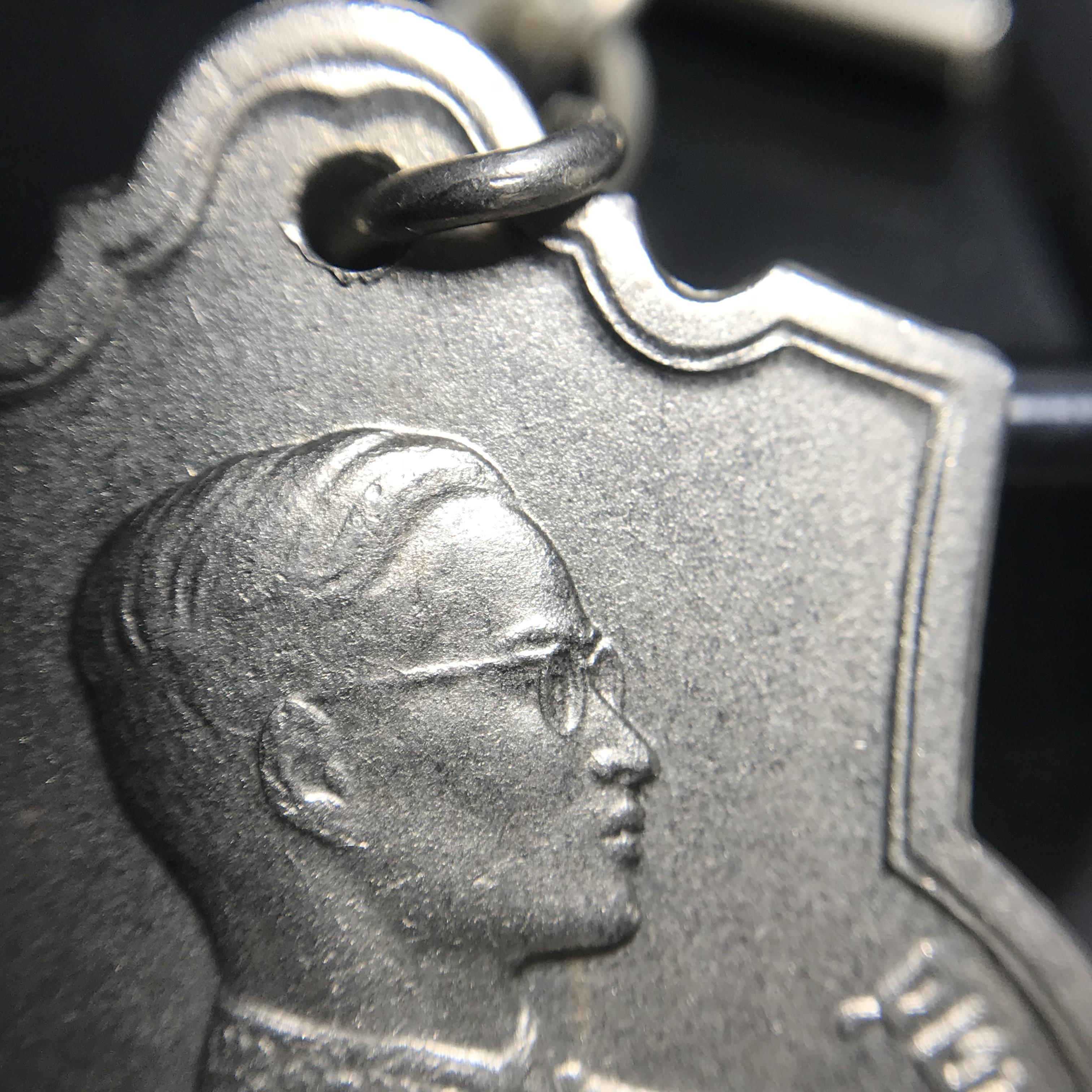 เหรียญอนุสรณ์มหาราช 3รอบ รัชกาลที่9 ปี2506 เนื้ออัลปาก้า โค๊ด "สว" สายโซ่คล้องเดิม(สภาพคัดสวยผิวเดิมโค๊ต “สว” ด้านซ้ายหายากนิยม)