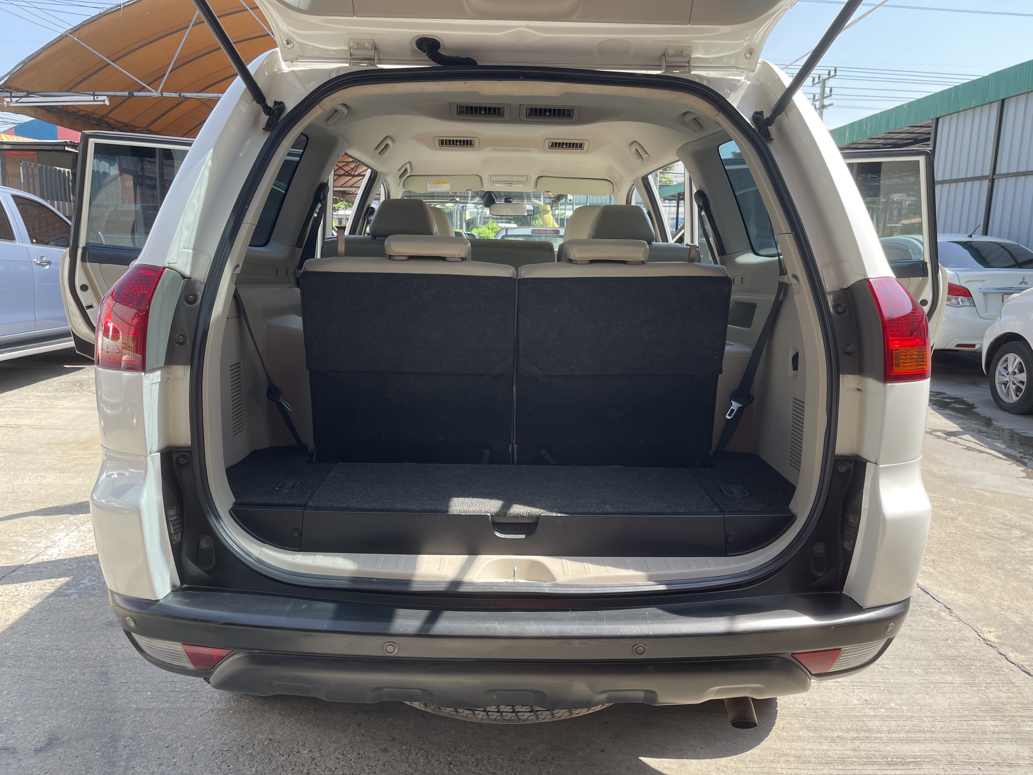 Mitsubishi Pajero Sport 2.5 GT 2WD At 2012 ขาวมุก