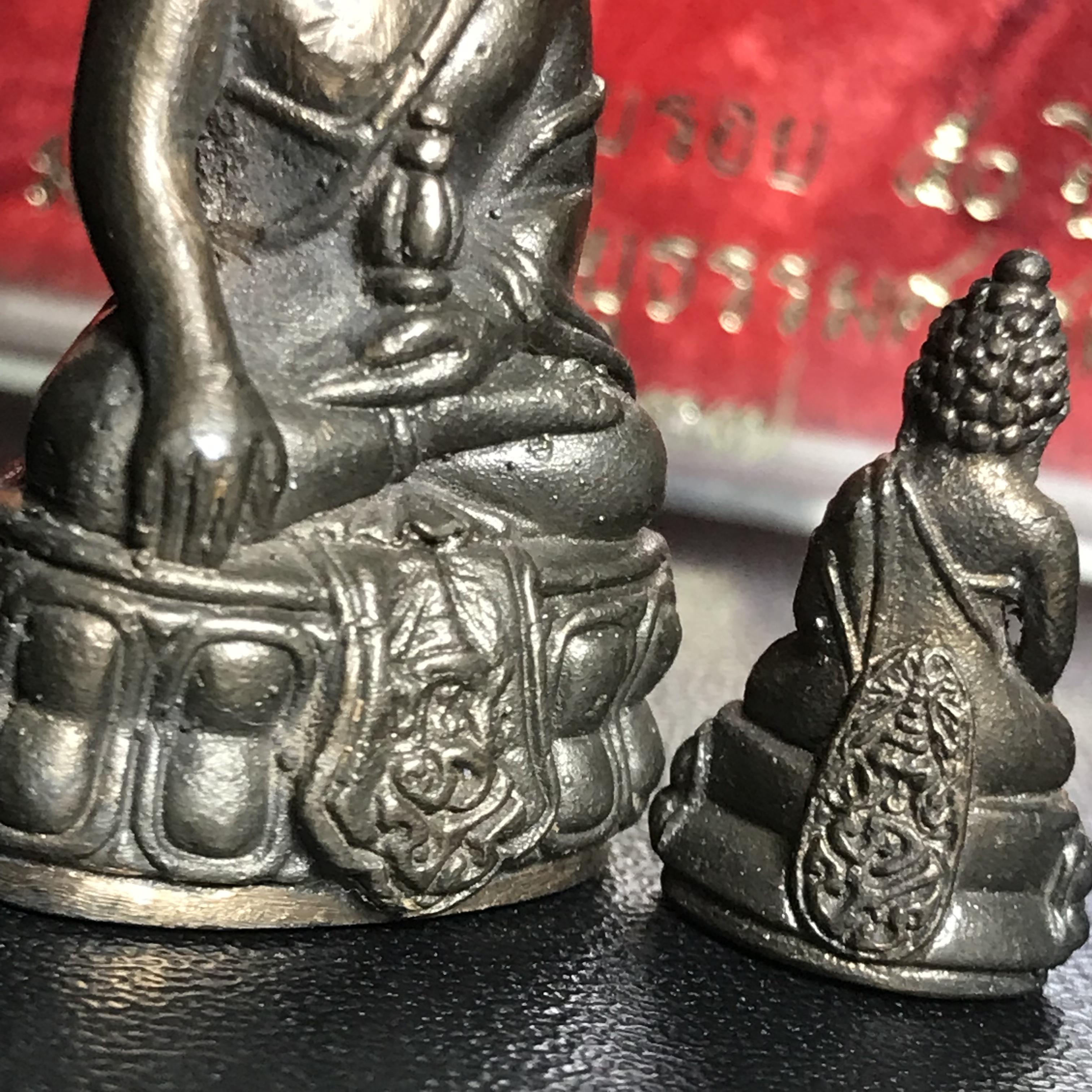 พระกริ่ง-พระชัยวัฒน์ ภปร. ธรรมศาสตร์ 50ปี เนื้อนวโลหะ ปี2527(ในหลวงรัชกาลที่9 เสด็จเททอง)(หายาก)(1ใน677ชุด)