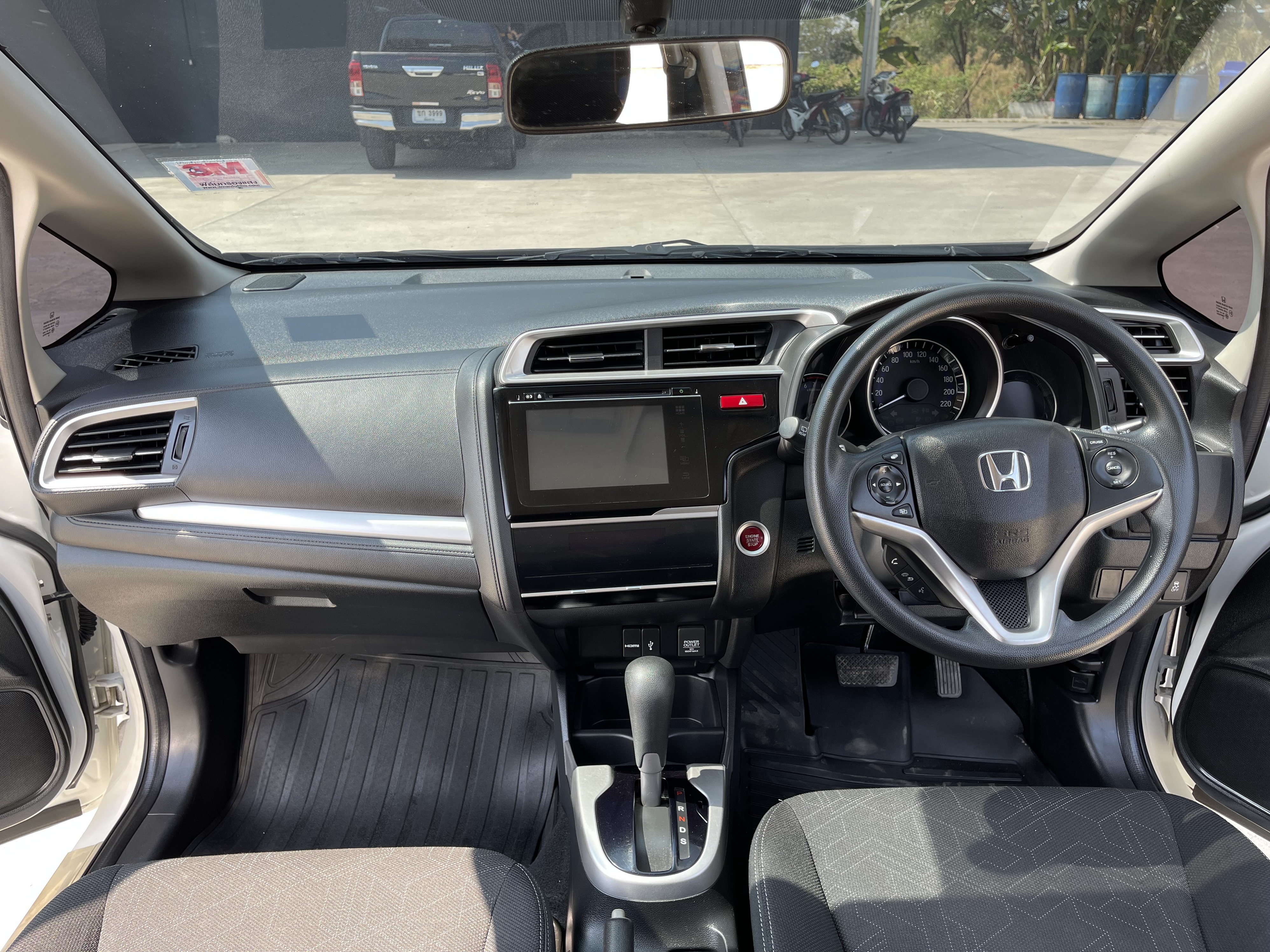 Honda Jazz 1.5 SV At 2016 ขาว