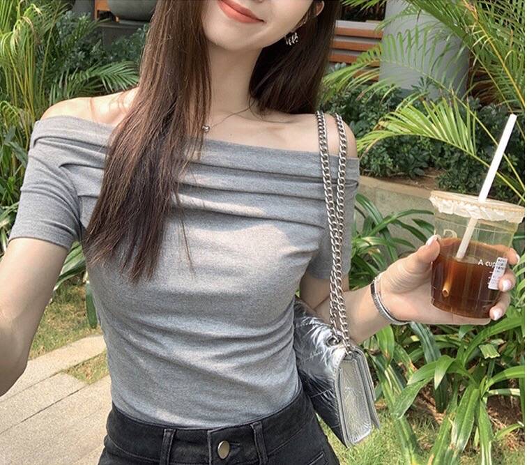 จีบไหล่เฉียง