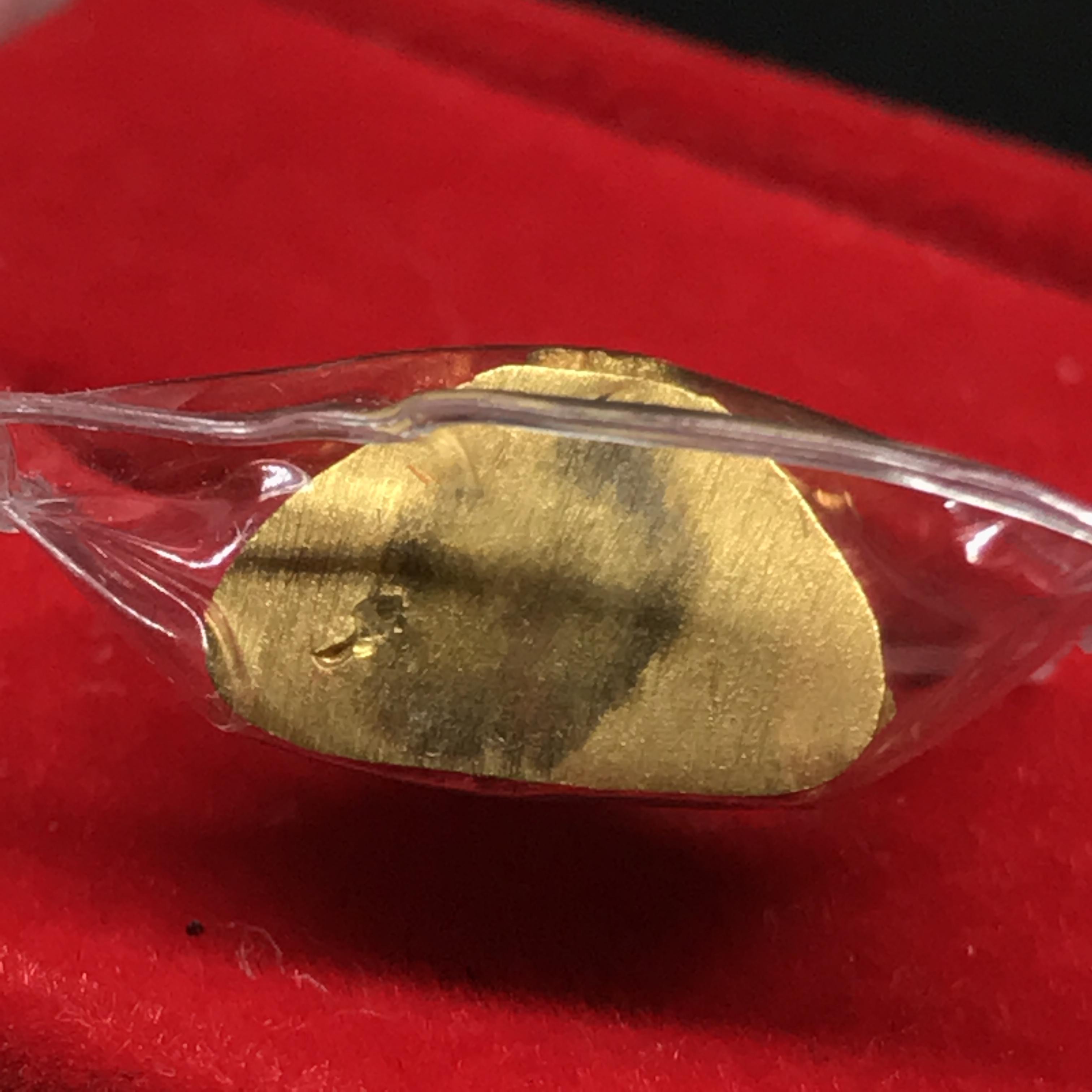 พระเครื่องปางสมาธิ เนื้อทองคำ 90 พรรษาสมเด็จย่า ปี 2533 (ในหลวงรัชกาลที่9เสด็จในพิธี)