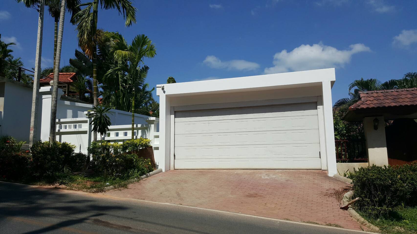 For Sale : Thalang-Yamu Luxury Pool Villa 3 Bedrooms 3 Bathrooms