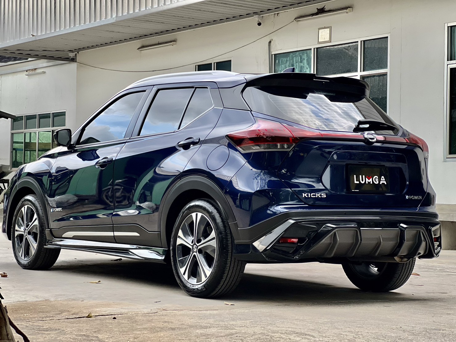 Nissan Kick 2022 Lumga bodykits