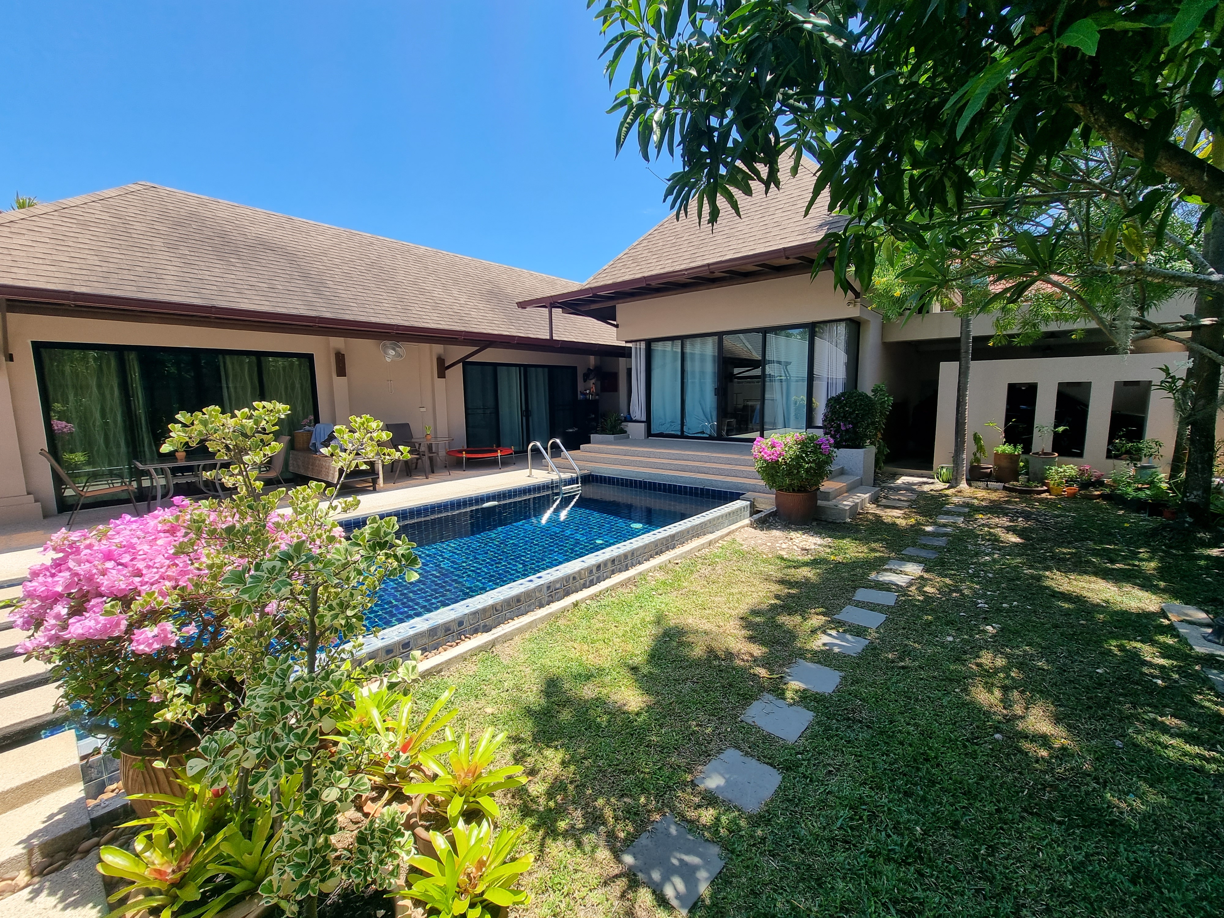 For Sale : Rawai, Thai Bali Pool Villa in Rawai, 2 bedrooms 2 bathrooms