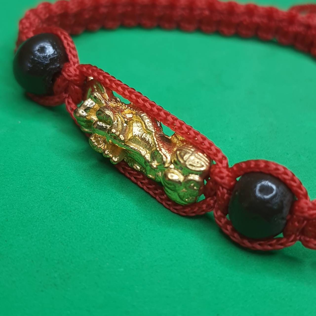 ของนำโชค กำไลปี่เซียะ ด้ายแดง ปี่เซียะนำโชค ปี่เซียะข้อมือ ปี่เซียะโชคลาภ