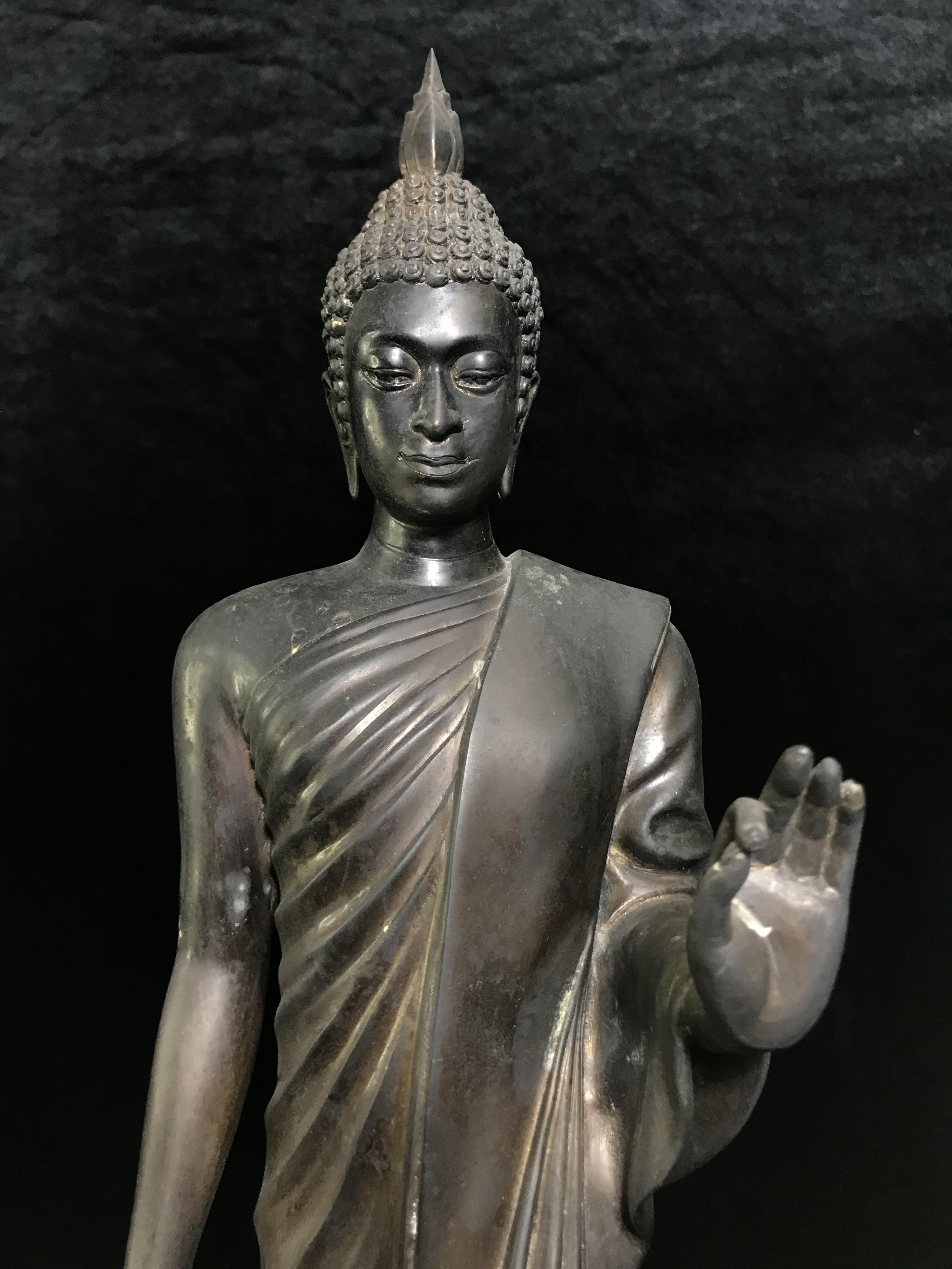 พระบูชา 25พุทธศตวรรษ พระศรีศากยะทศพลญาณ ประธานพุทธมณฑลสุทรรศน์ ปี 2530 ตราสัญลักษณ์ ในมหาวาระพระชนมพรรษา ครบ 5 รอบ 60 พรรษา เมื่อ 5 ธันวาคม พ.ศ. 2530 หมายเลข (๑๕)๓๖๕ ขนาดความสูง 15 นิ้ว รวมฐานสูง 18 นิ้ว(นิยมหายาก)