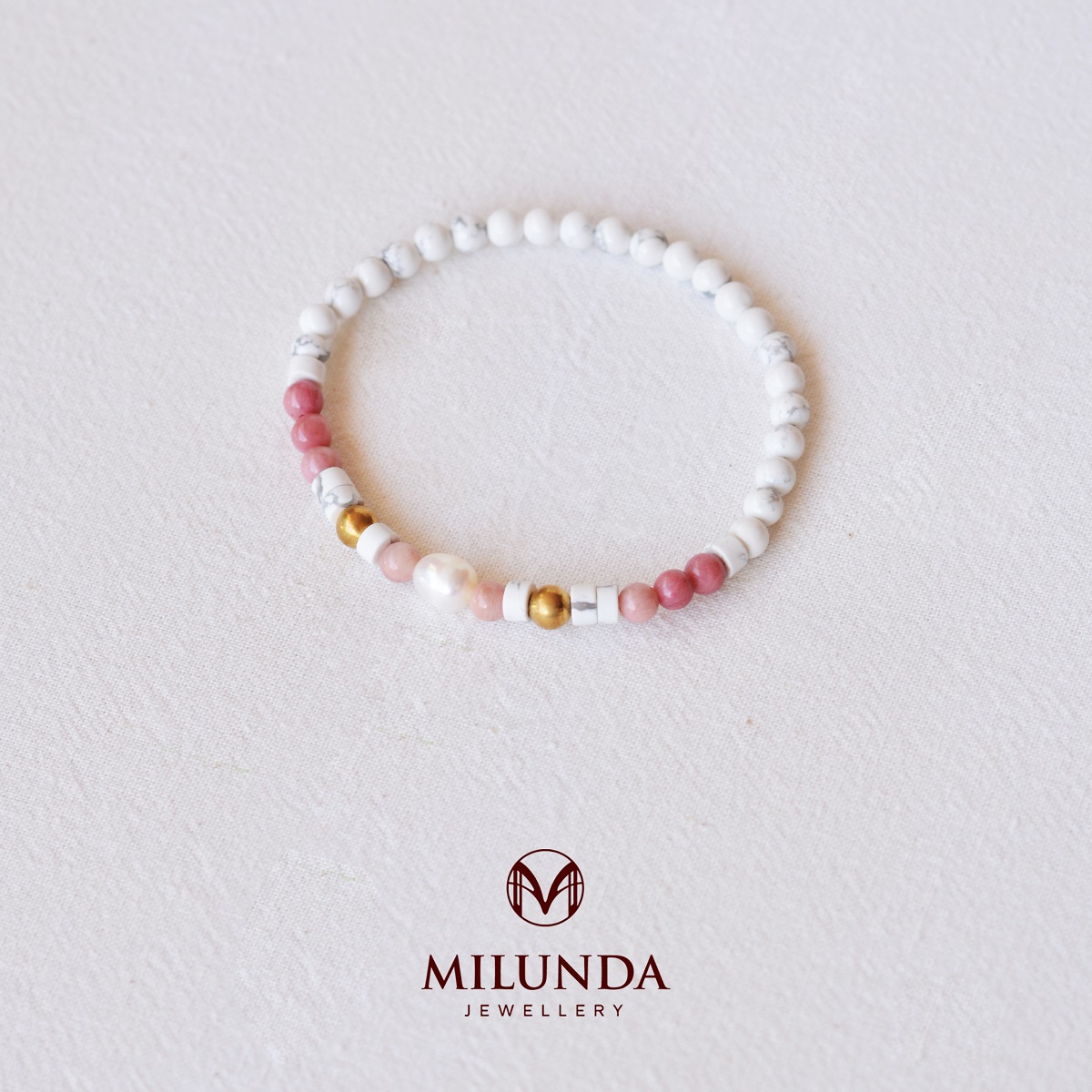 กำไลหินเสริมทรัพย์มั่งคั่ง ผู้ที่เกิดวันพุธกลางคืนมี 3 แบบ