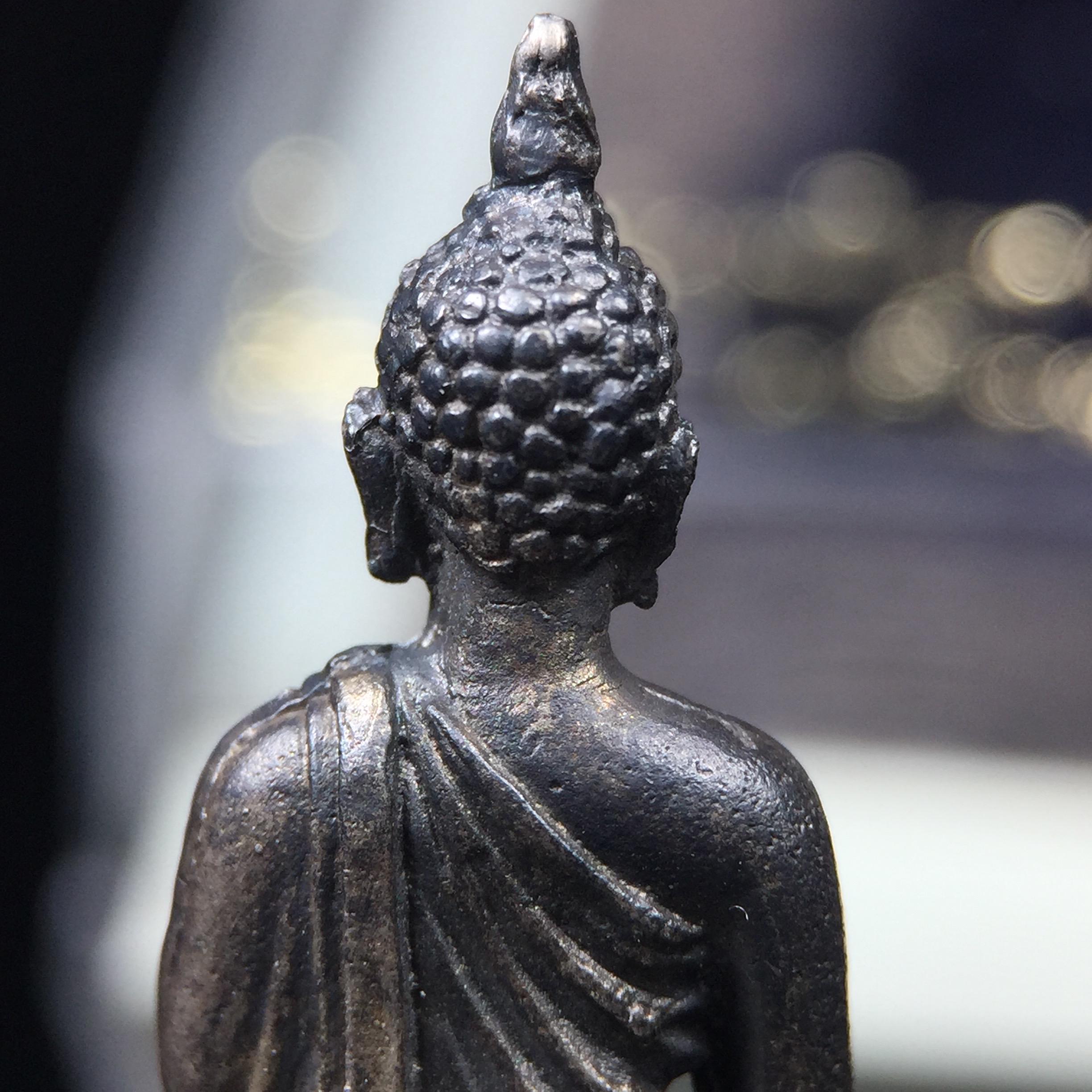 พระกริ่งพรหมรังสี อนุสรณ์ 190 ปี สมเด็จพระพุฒาจารย์ โต วัดอินทรวิหาร ปี2521 เนื้อเงิน(ผิวเดิมเข้มขลัง)พิธีมหาพุทธาภิเษกครั้งยิ่งใหญ่ พิธีสรรพสิทธิชัยไพรีพินาศมหามังคลาภิเษก หมายถึงฤกษ์การปลุกเสกที่เน้นด้านโชคลาภ มีชัยชนะต่อศัตรูการค้า การงาน(รุ่นนี้แนะนำ)