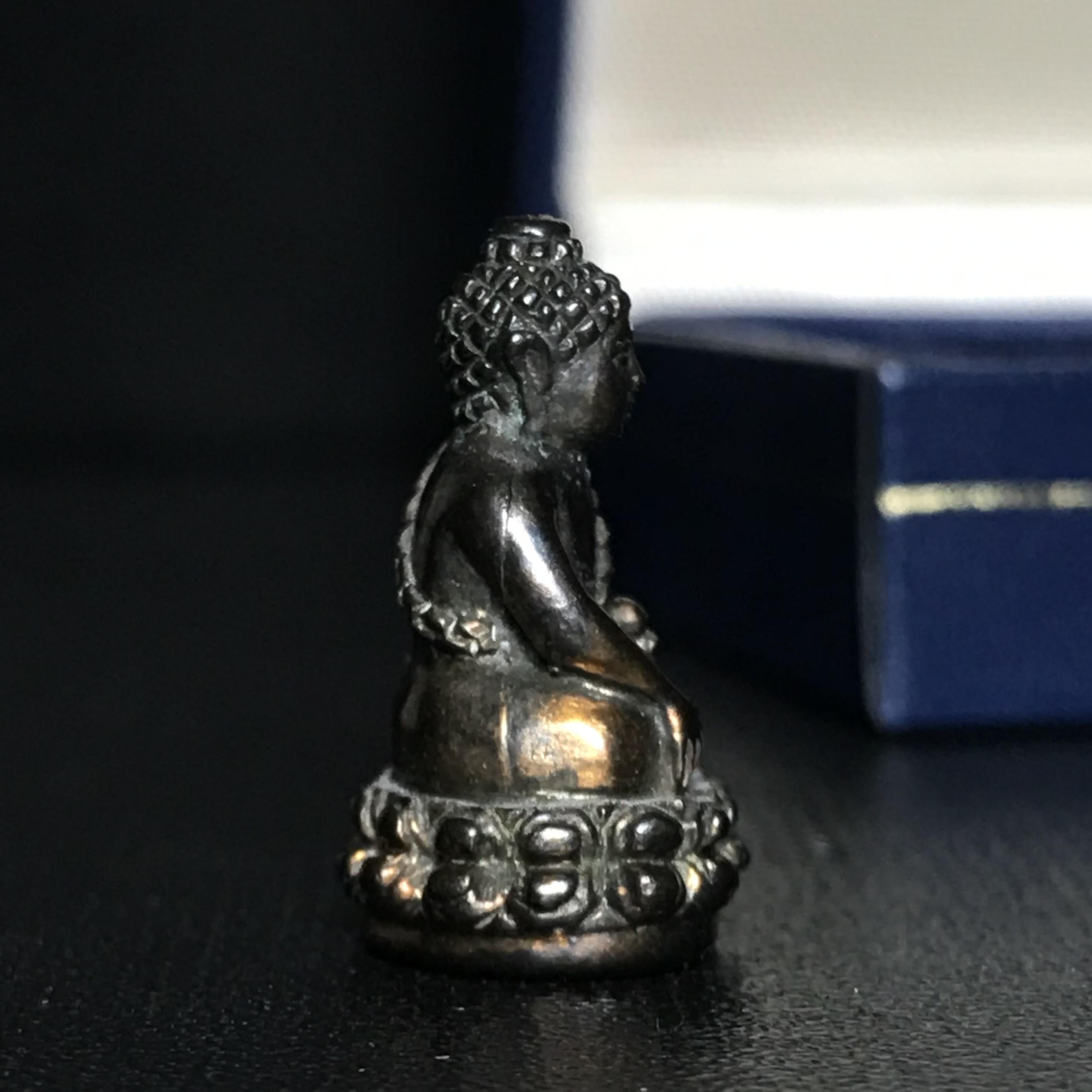 พระกริ่งพุทธอุดมสมบูรณ์ (พระปุ้มปุ้ย) เนื้อนวโลหะ วัดบวรนิเวศวิหาร ปี2535(รุ่นแรก)(1ใน2000องค์)