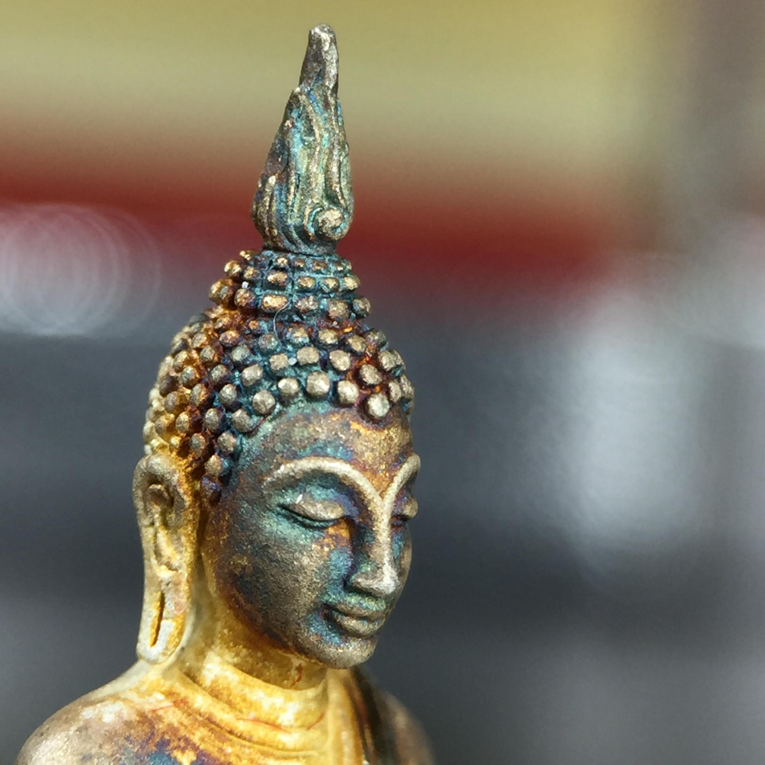 พระกริ่ง+พระชัยวัฒน์พระพุทธนวราชบพิตร ครองสิริราชสมบัติครบ 50 ปี พ.ศ.2540 เนื้อเงินผิวเดิมๆขึ้นสีรุ้งธรรมชาติแบบนิยม(หายาก)(สีสันที่ธรรมชาติสรรค์สร้าง)พร้อมกล่องบรรจุเดิมครบ(1ชุด 2 องค์)1 ใน 9500 ชุด