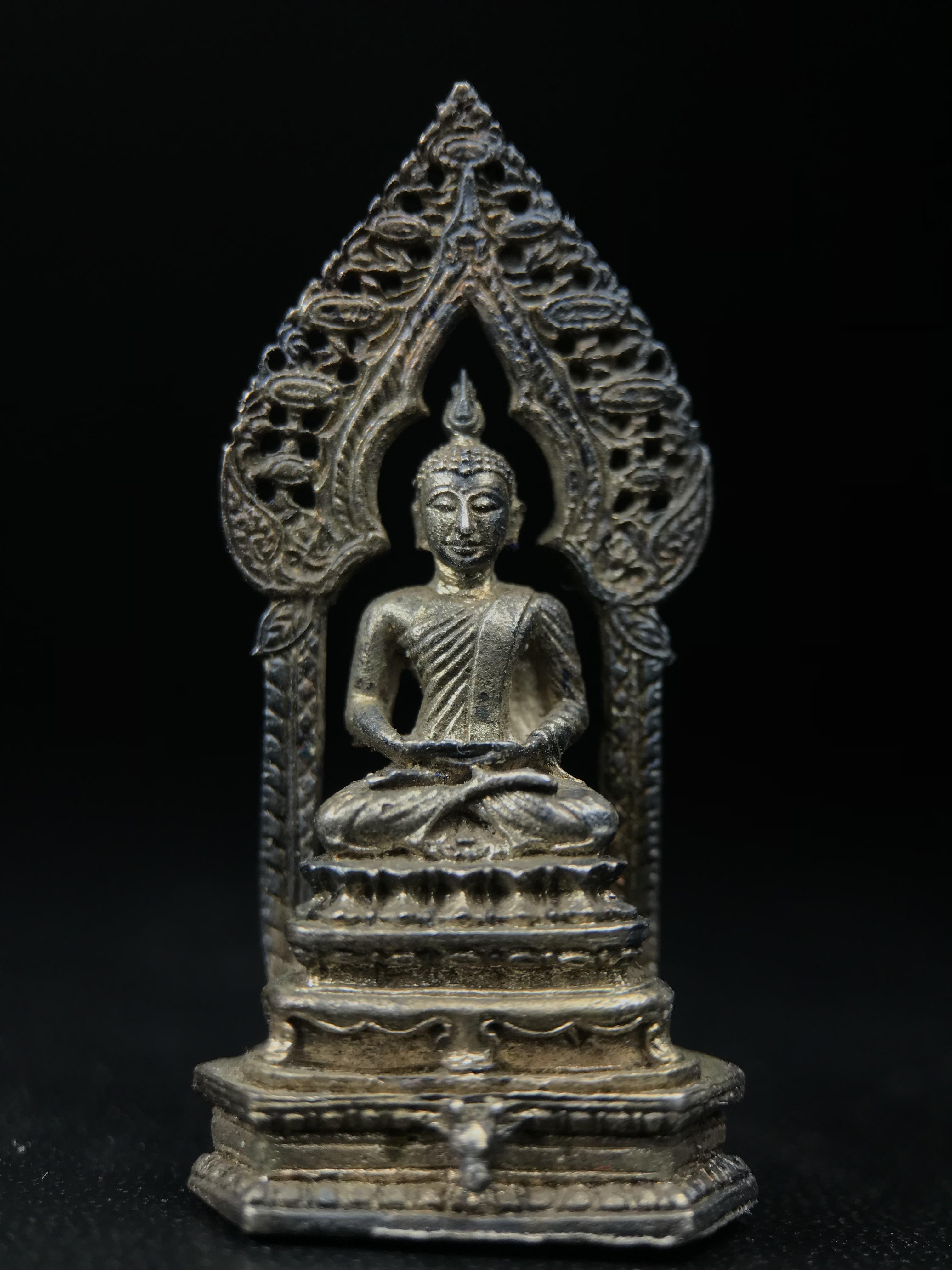 กริ่งพระพุทธนิรันตราย วัดราชประดิษฐสถิตมหาสีมารามราชวรวิหาร สมโภชกรุงรัตนโกสินทร์ 200ปี พ.ศ.2525 เนื้อเงิน (พิธีใหญ่ เกจิคณาจารย์ในยุคล้นหลาม ในหลวง ร.9 เสด็จร่วมพิธี สมเด็จพระสังฆราชประธานพิธีปลุกเสก)หายาก(1ใน 209 องค์)