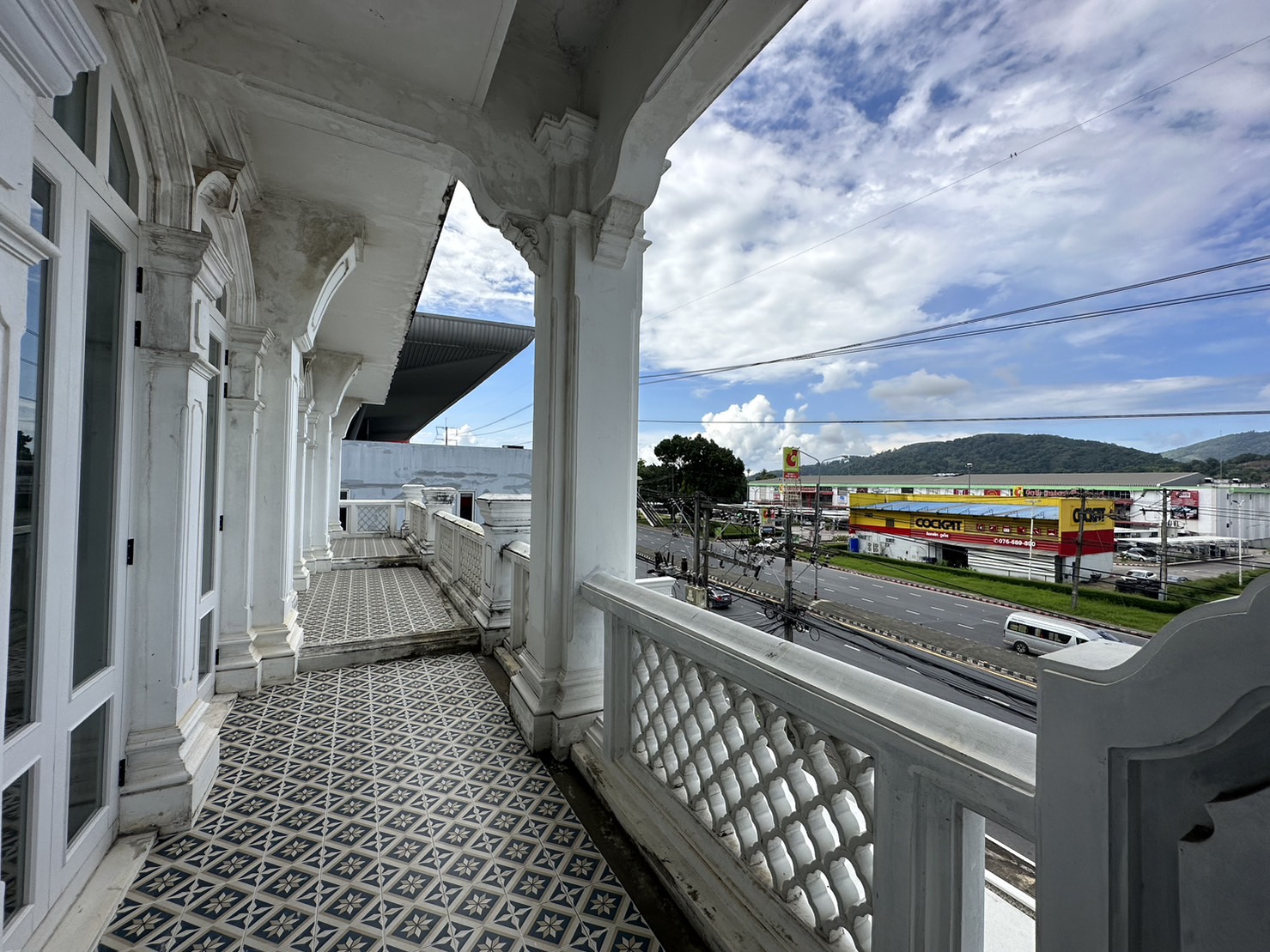 For Rent : Wichit, 3-story building opposite Big C Phuket, 400 sqm.