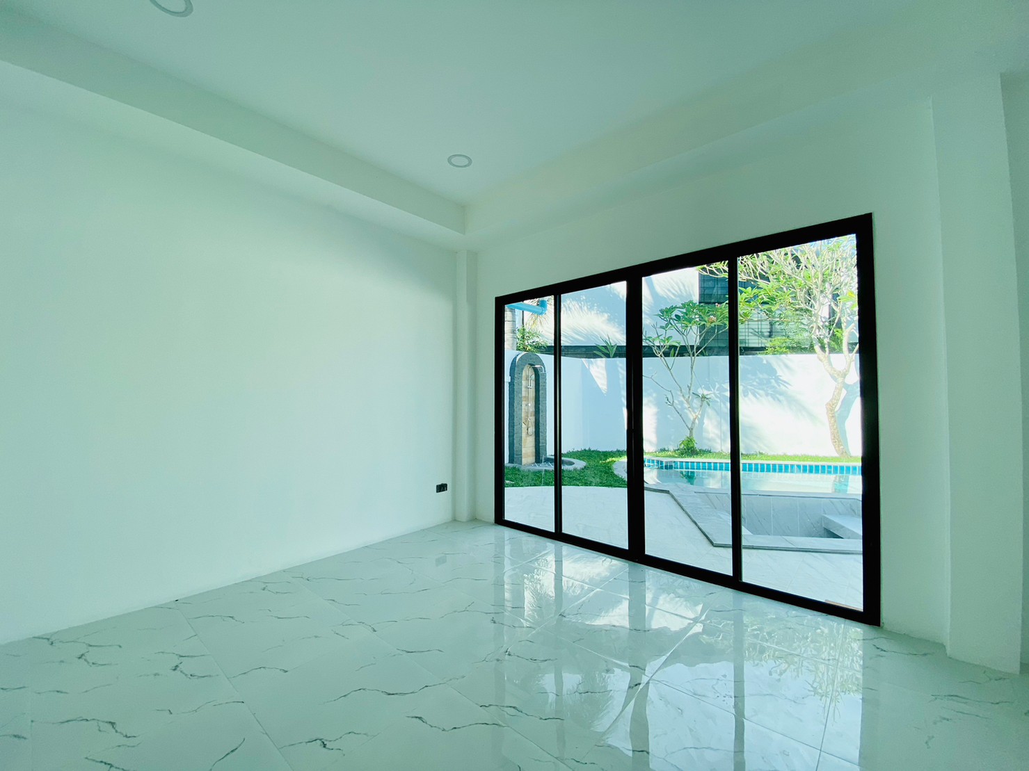 For Sale : Kathu, Private Luxury House With Pool, 3 bedrooms 2 bathrooms