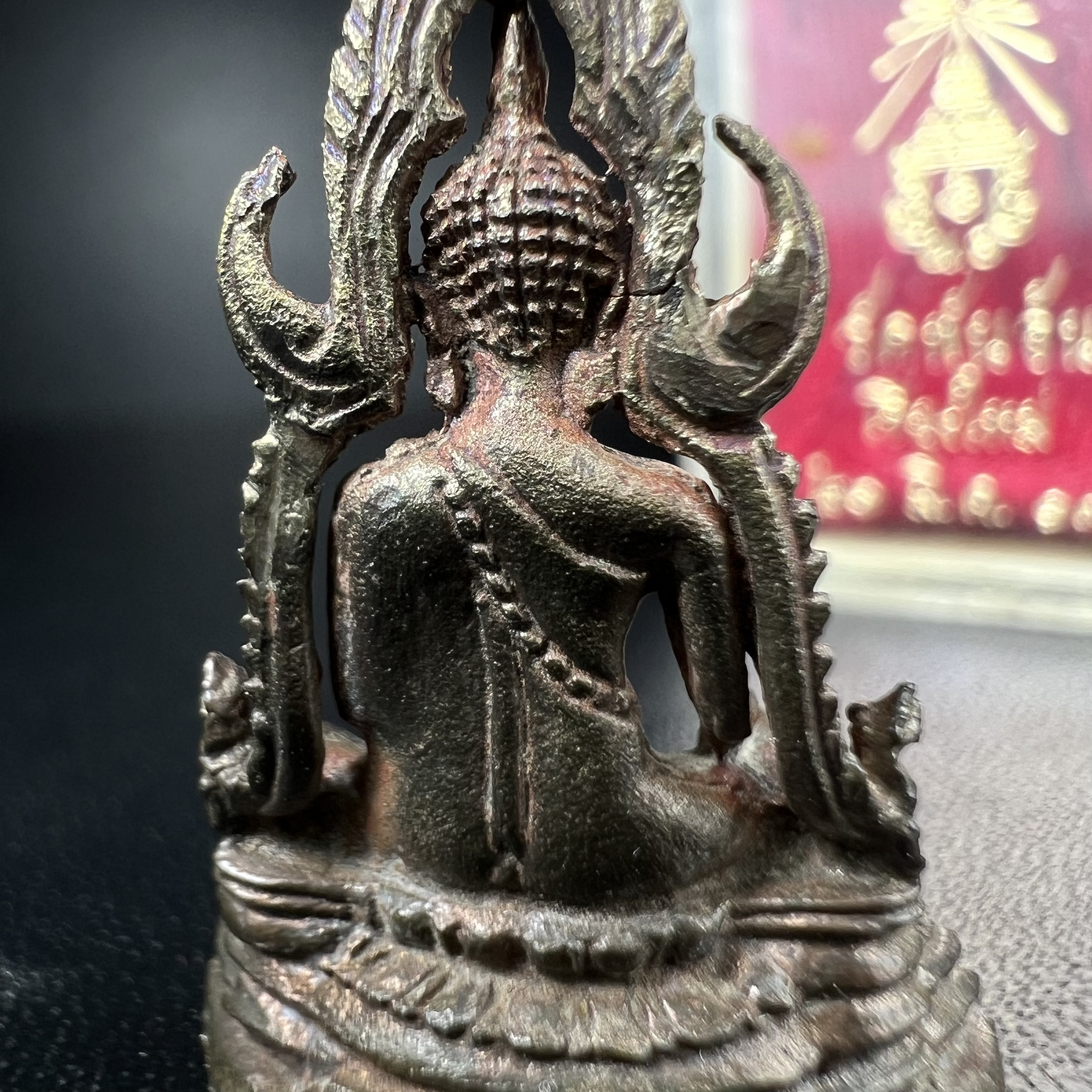 พระพุทธชินราช วัดพันอ้น จ.เชียงใหม่ ปี 2513 เนื้อนวโลหะ สภาพสวยจัดกล่องครบ(1ใน 2513 องค์)(พระดี ปีลึก พิธีใหญ่ เกจิในยุคร่วมปลุกเสก นิยม)อีกหนึ่งผลงานที่นายช่างเกษม มงคลเจริญ เป็นผู้ ออกแบบ และ แกะบล็อกพิมพ์ หลวงปู่โต๊ะ วัดประดู่ฉิมพลี ร่วมปลุกเสก