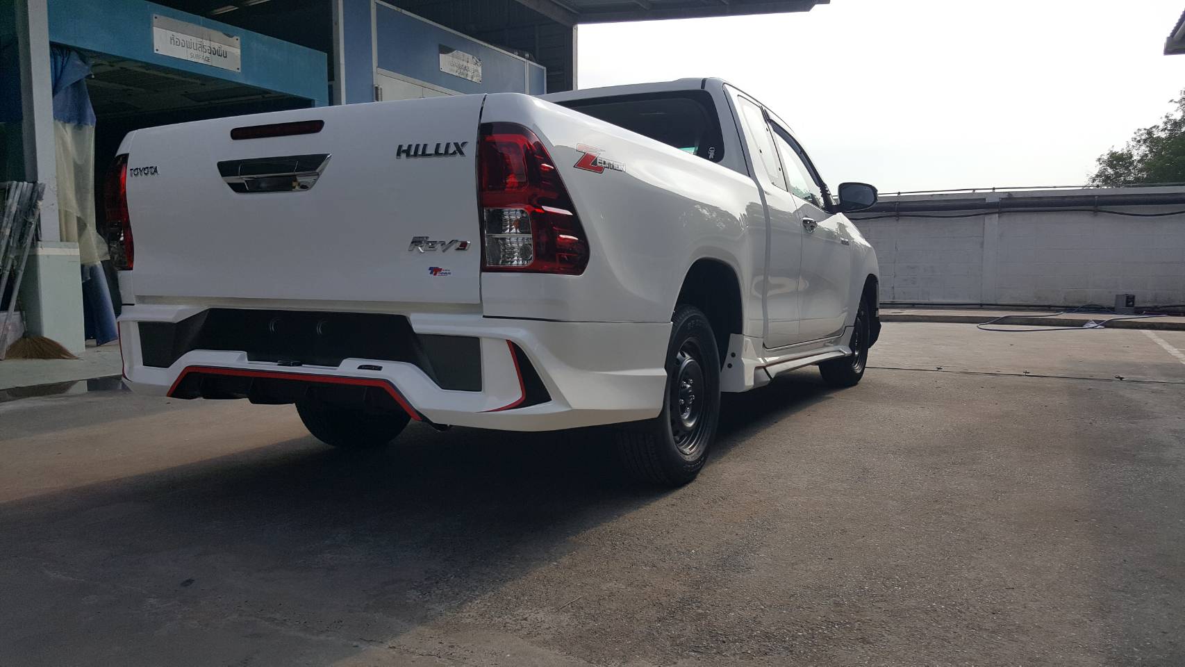 Toyota Revo Rocco body kits by Amotriz