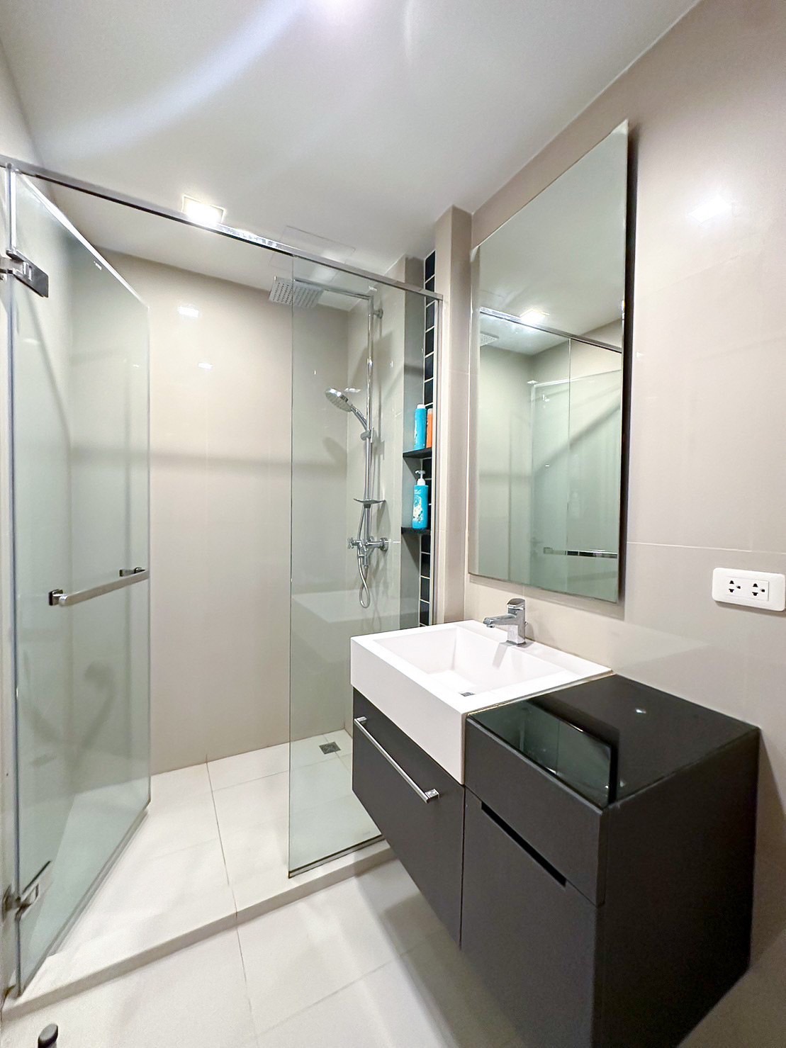 For Rent : Patong, The Deck Condominium, 1 Bedroom 1 Bathroom, 5th flr.