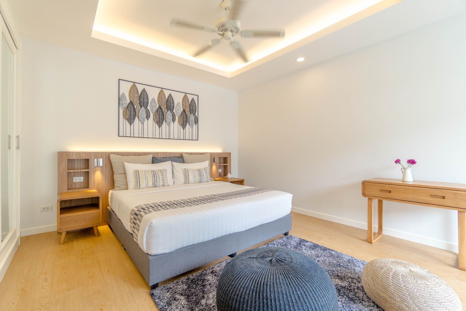 For Rent : Rawai, Jacuzzi Pool Villa, 4 bedrooms 4 Bathrooms, Pool view.