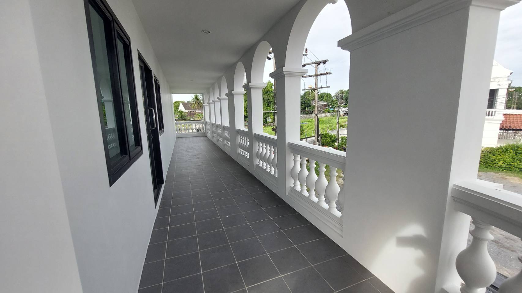 For Sales : Ratsada, 3-Storey Commercial Building, 3 bedroom 4 bathroom