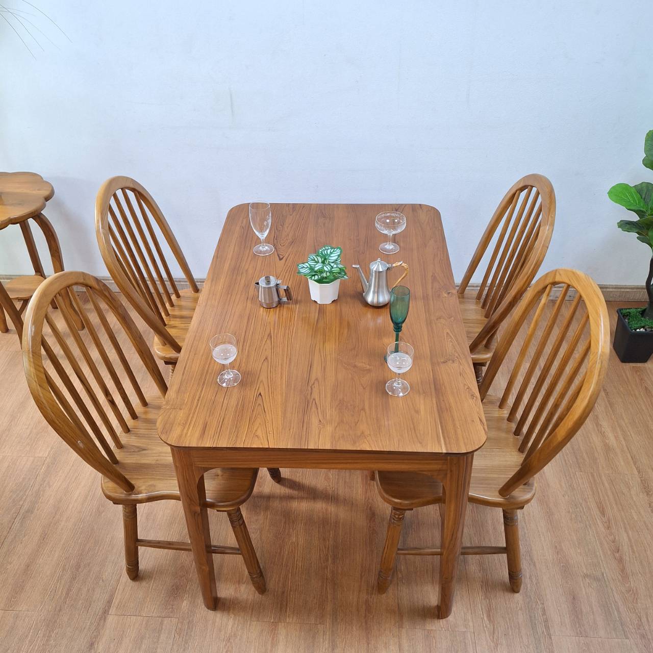 โต๊ะกินข้าว 4 ที่นั่ง รุ่น ดีวัน