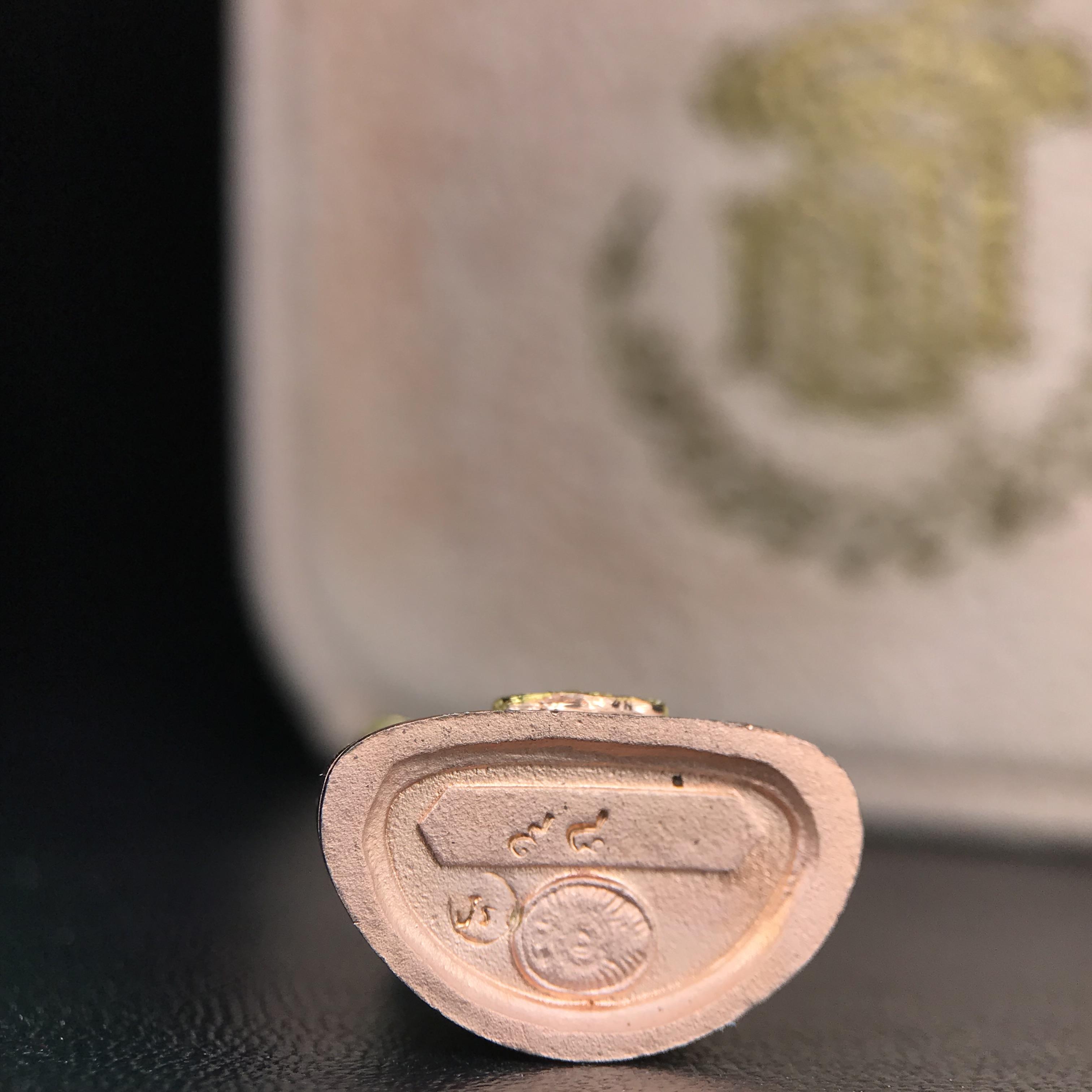 พระกริ่งไพรีพินาศ ตรากาญจนาภิเษกครองสิริราชสมบัติครบ 50 ปี รัชกาลที่9 ปี2540 เนื้อเงินสามกษัตริย์(ผิวเดิมสวย ครบ สมบูรณ์)พร้อมกล่องบรรจุเดิมครบ ชุดพระราชทาน(หายาก)(เข้มขลังทรงอานุภาพยิ่งใหญ่กำราบศัตรูพ่ายสิ้น พระไพรีพินาศ)(หายากพบเจอได้น้อยมาก)1ใน 539องค์