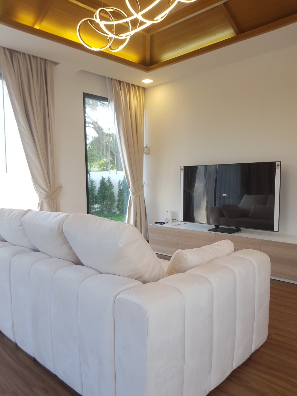 For Rent : Kathu, 2-story house with swimming pool, 4 bedrooms 3 bathrooms