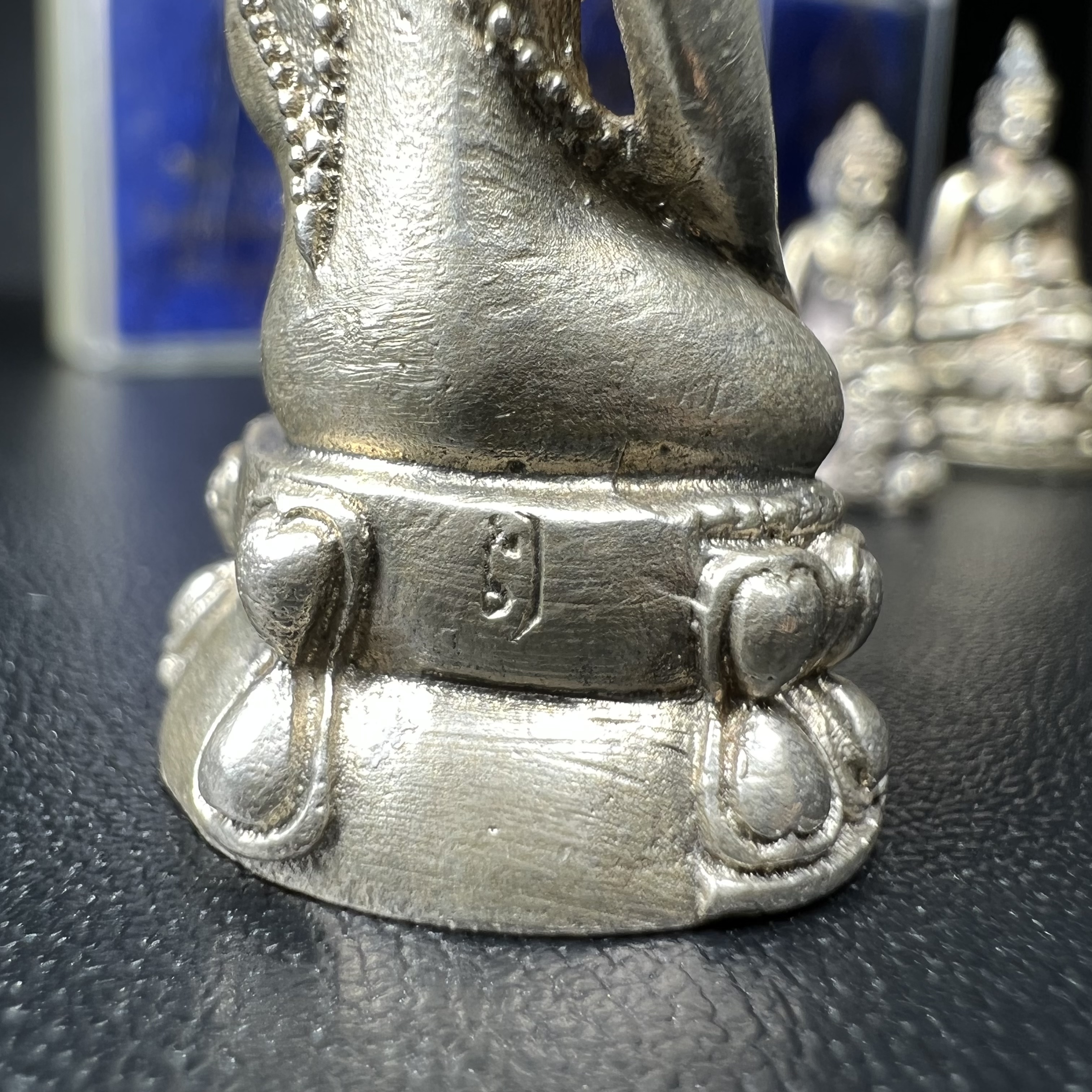 พระกริ่งนวปทุม ภปร.-พระชัยวัฒน์นวปทุม ภปร.-พระกริ่งไพรีพินาศ ภปร. รุ่นแรก วัดปทุมวนาราม ครบชุดเนื้อเงิน ปี2535(ในหลวงรัชกาลที่9เสด็จเททอง)(1ใน3000องค์)หายาก***เก็บทีเดียวครบชุดไปเลยรุ่นนี้ แนะนำ....ตอนนี้หายากแล้ว***