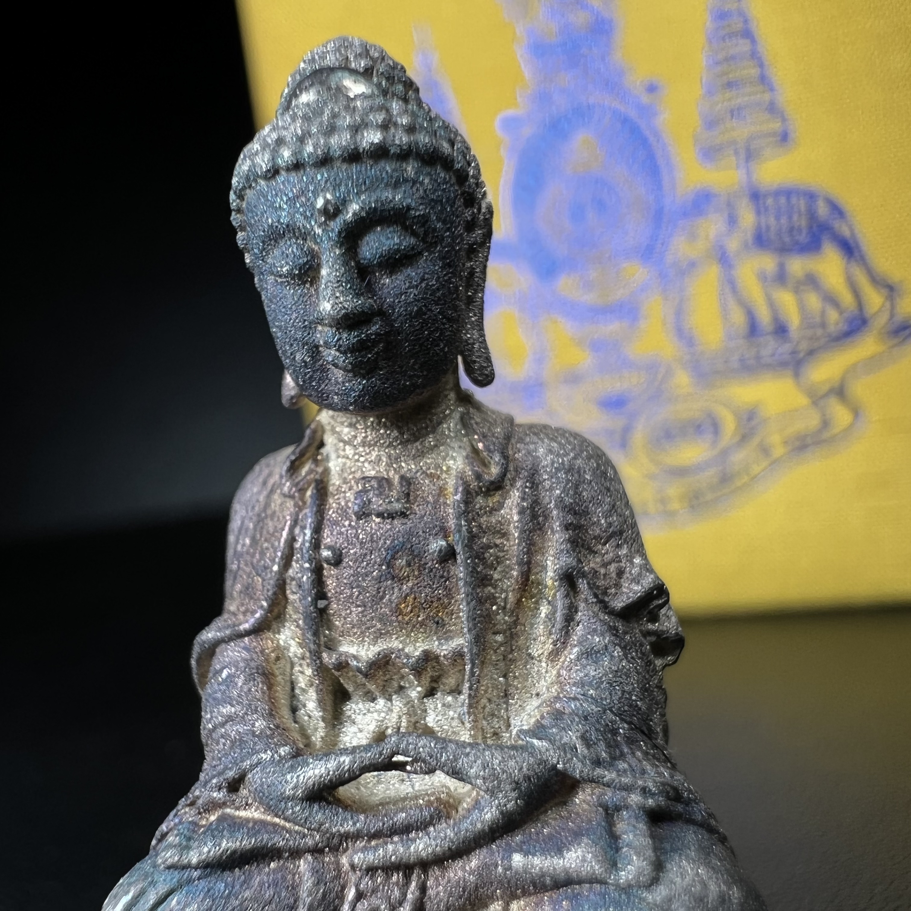 พระกริ่งจีน "ต้าเยิ่นถะ" รุ่น กาญจนาภิเษกครองราชย์ 50 ปี วัดบวรนิเวศวิหาร ปี2538 เนื้อเงิน(ผิวเดิมกลับดำขึ้นสีรุ้งเข้มขลังงดงามธรรมชาติสร้างสรรค์สภาพสวยเดิมพร้อมกล่องบรรจุเดิม ตอกโค๊ดหมายเลขกำกับ)(คัดสภาพสวยเดิมพิธีใหญ่พุทธศิลป์งดงาม)1ใน6001องค์