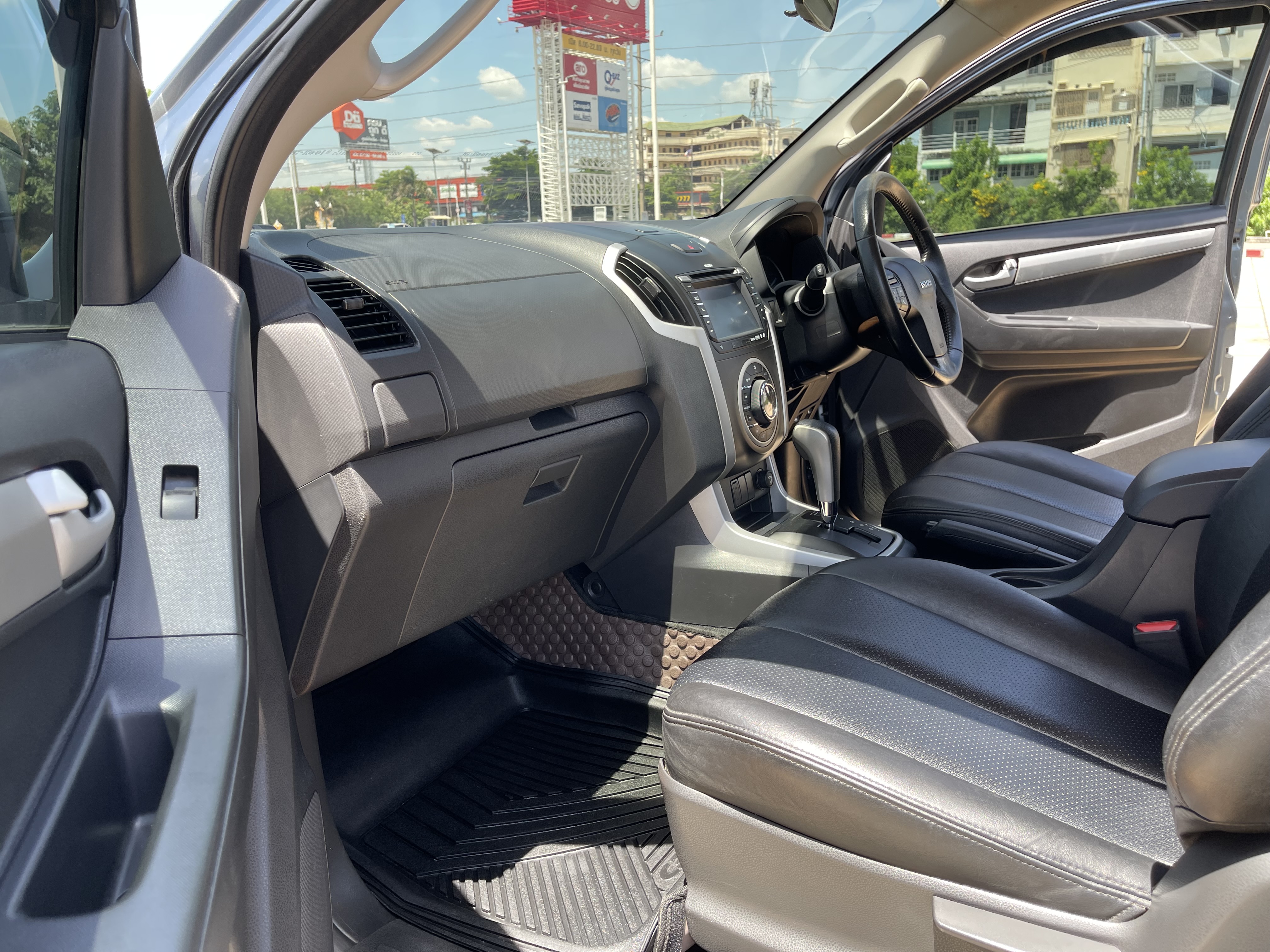 Isuzu Dmax All New 4ประตู Hilander 2.5 Vgs Z Prestige Navi At 2014 เทา