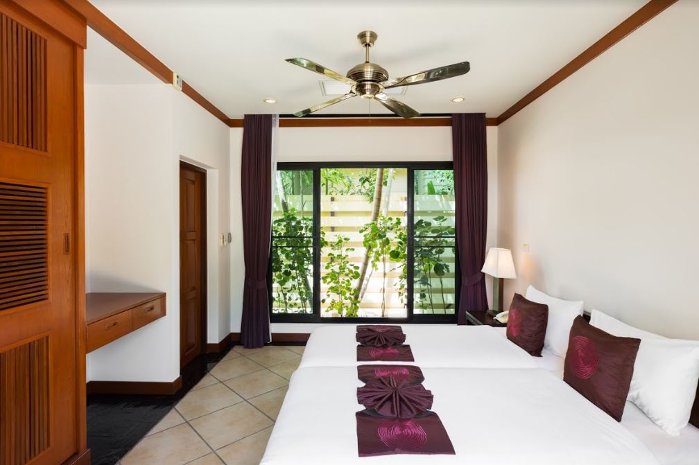 For Sale : Nai Harn, Luxury New Pool Villa, 2 Bedrooms 2 Bathrooms, Garden view.