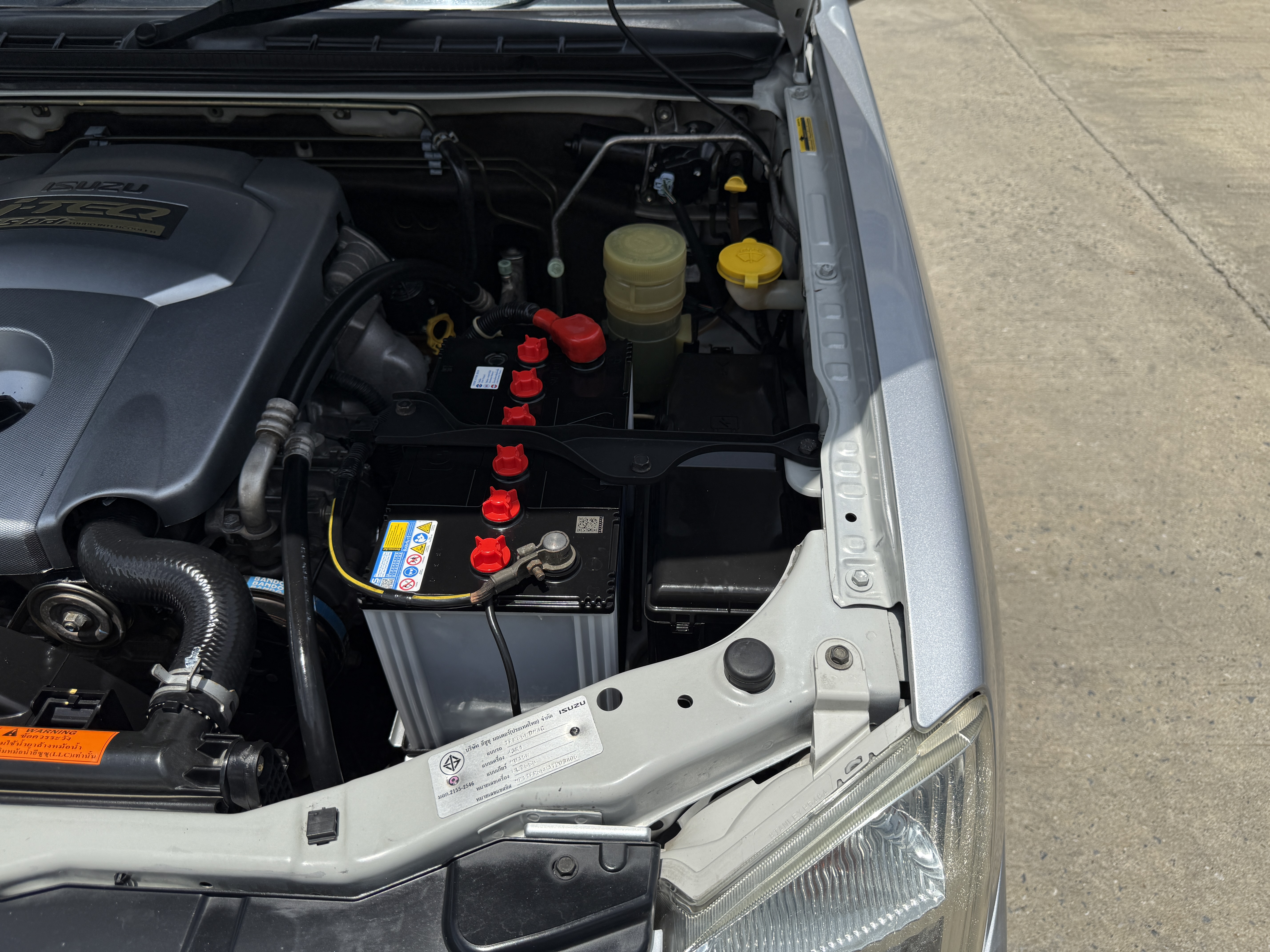 Isuzu Dmax 4ประตู SX 2.5 2010 เงิน