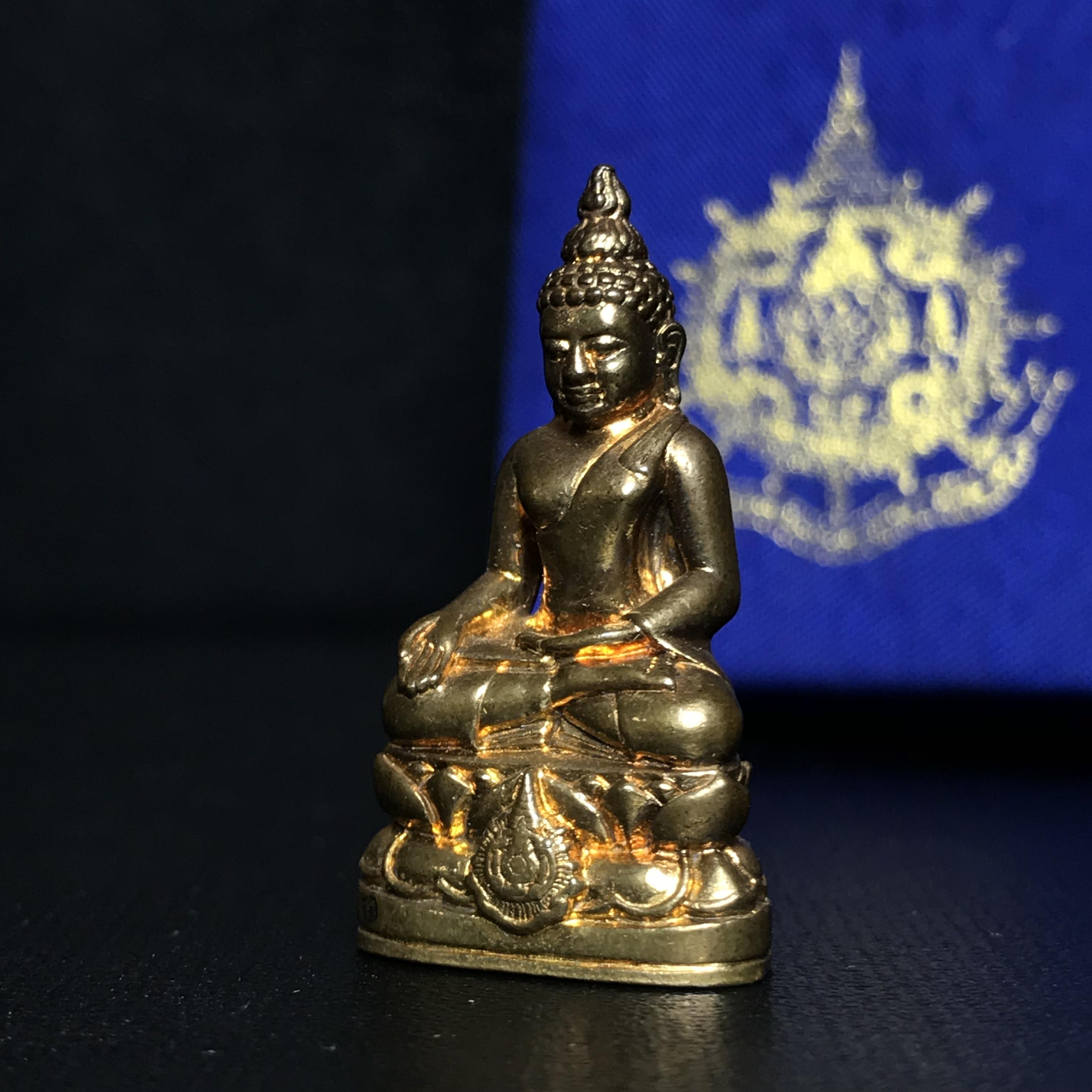 พระกริ่งไพรีพินาศ เฉลิมพระเกียรติ พระบาทสมเด็จพระเจ้าอยู่หัวรัชกาลที่9 พระชนมพรรษา 6 รอบ ปี2542เนื้อสัมฤทธิ์(บรรจุเหล็กไหล)ดีนอก-ดีใน