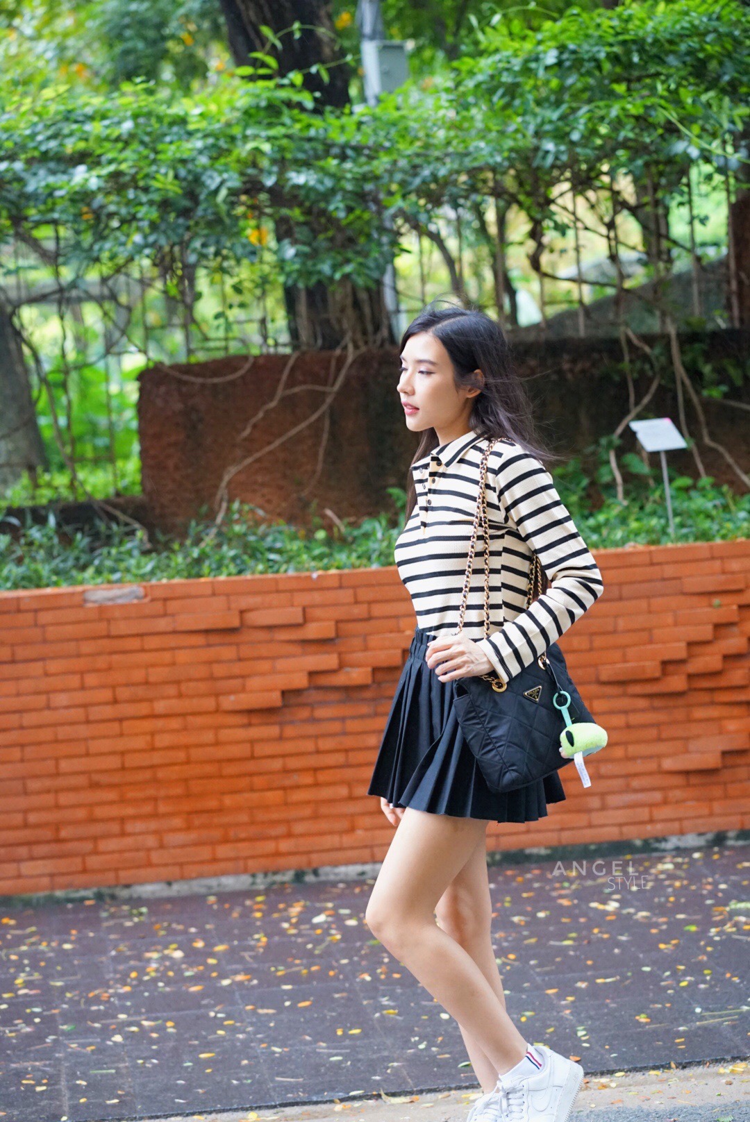 ริ้วคอปกแขนยาว