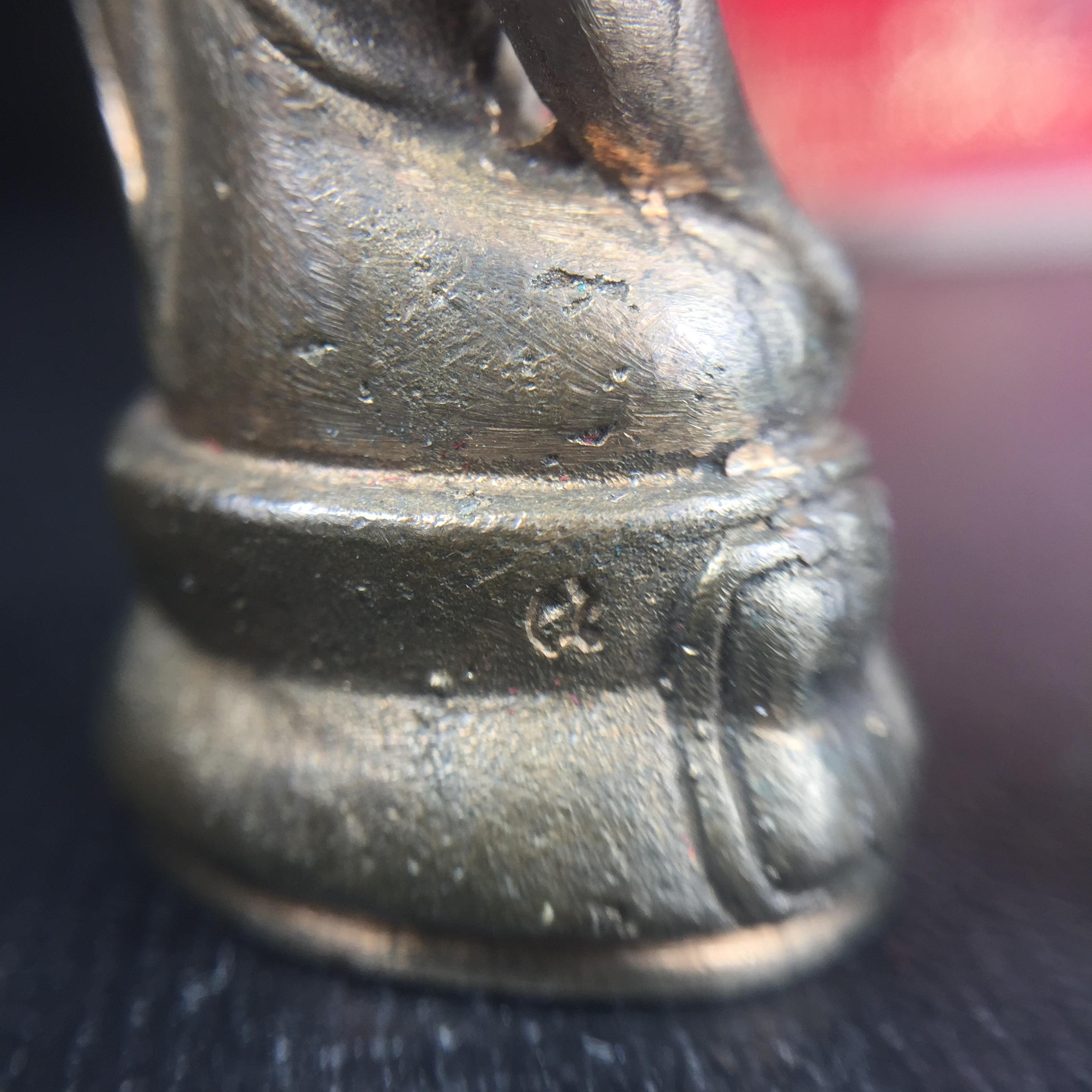 พระกริ่ง-พระชัยวัฒน์ ภปร. ธรรมศาสตร์ 50ปี เนื้อนวโลหะ ปี2527(ในหลวงรัชกาลที่9 เสด็จเททอง)(หายาก)(1ใน677ชุด)