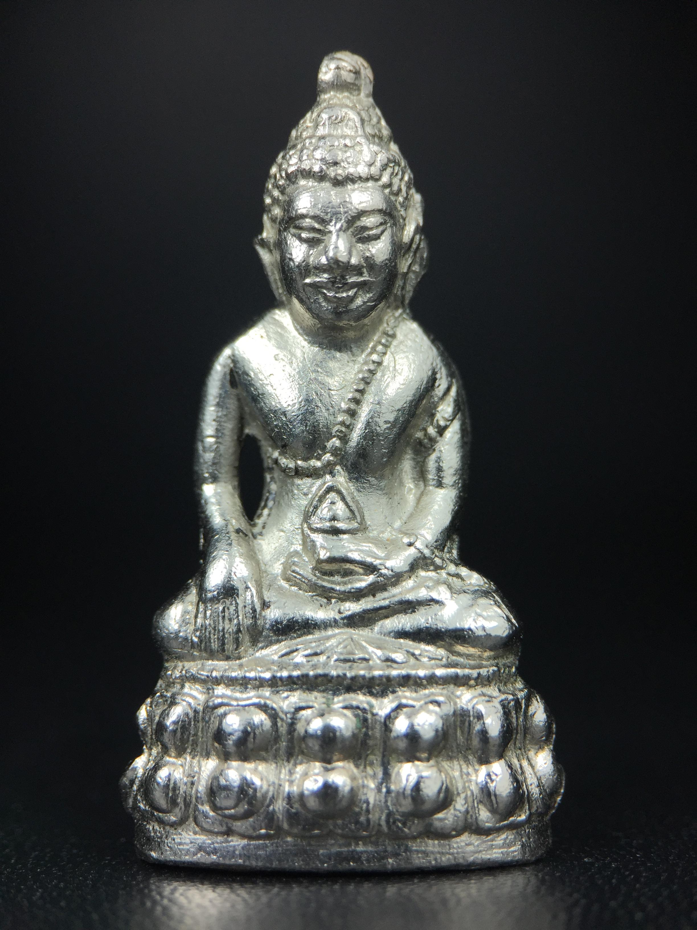 พระกริ่งโสฬส (มปร.) วัดราชประดิษฐ์ ปี 2515 เนื้อกะไหล่เงิน(กรรมการ)(กะไหล่เงินเดิมหายาก) เนื้อกะไหล่ทองเดิม สร้างน้อย หายาก หลวงปู่ทิม ปลุกเสก(ในหลวงรัชกาลที่9 เสด็จเททอง)พระดี พิธีใหญ่