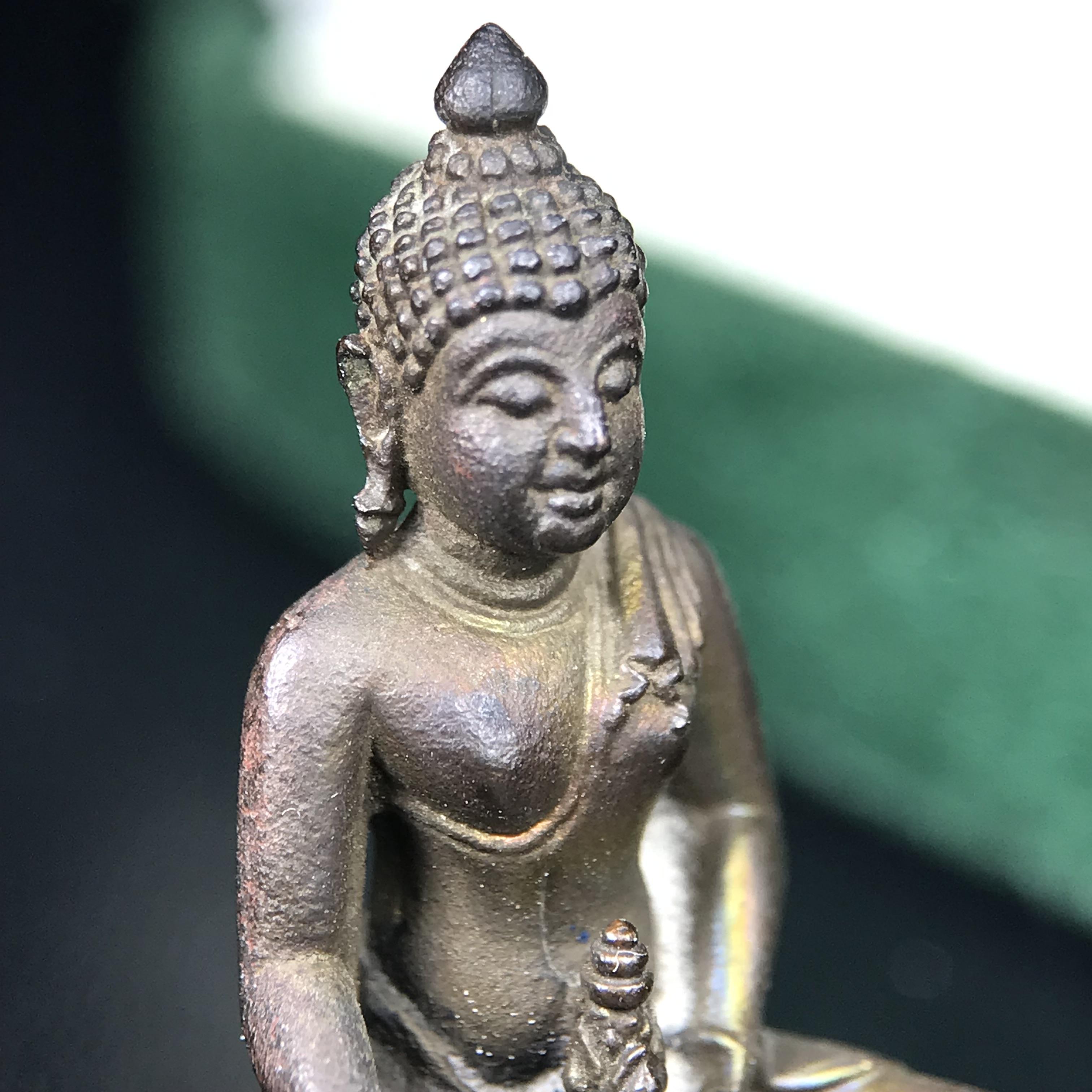 พระกริ่งวาสนา(รุ่นแรก) 80 พรรษา สมเด็จพระสังฆราช (วาสน์) วัดราชบพิธฯ ปี2521 เนื้อนวโลหะ(ตอกโค๊ตพระปิดตา) โดยมีหลวงปู่โต๊ะ วัดประดู่ฉิมพลีร่วมปลุกเสก พร้อมกล่องบรรจุเดิม(รุ่นแรก คอตั้งตรงได้สัดส่วน หายาก)