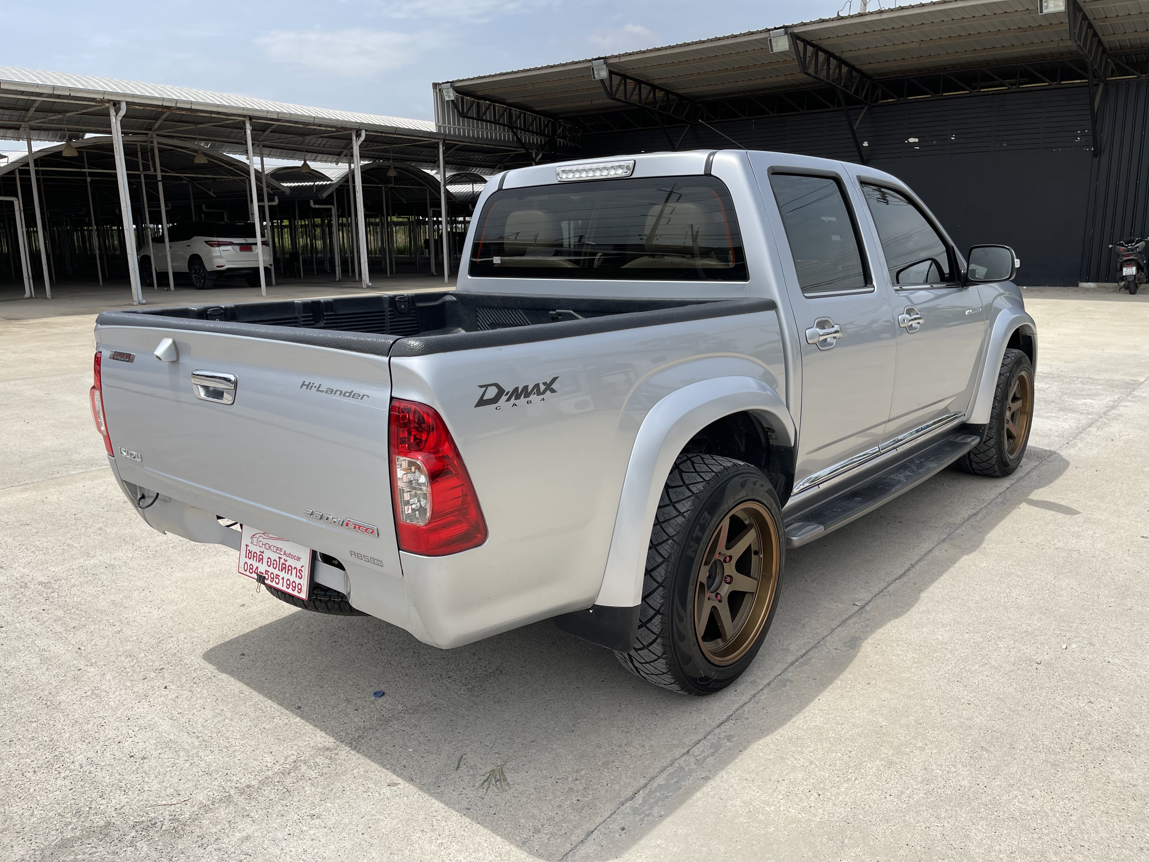 Isuzu Dmax 4ประตู Hilander 2.5 Abs 2011 เงิน