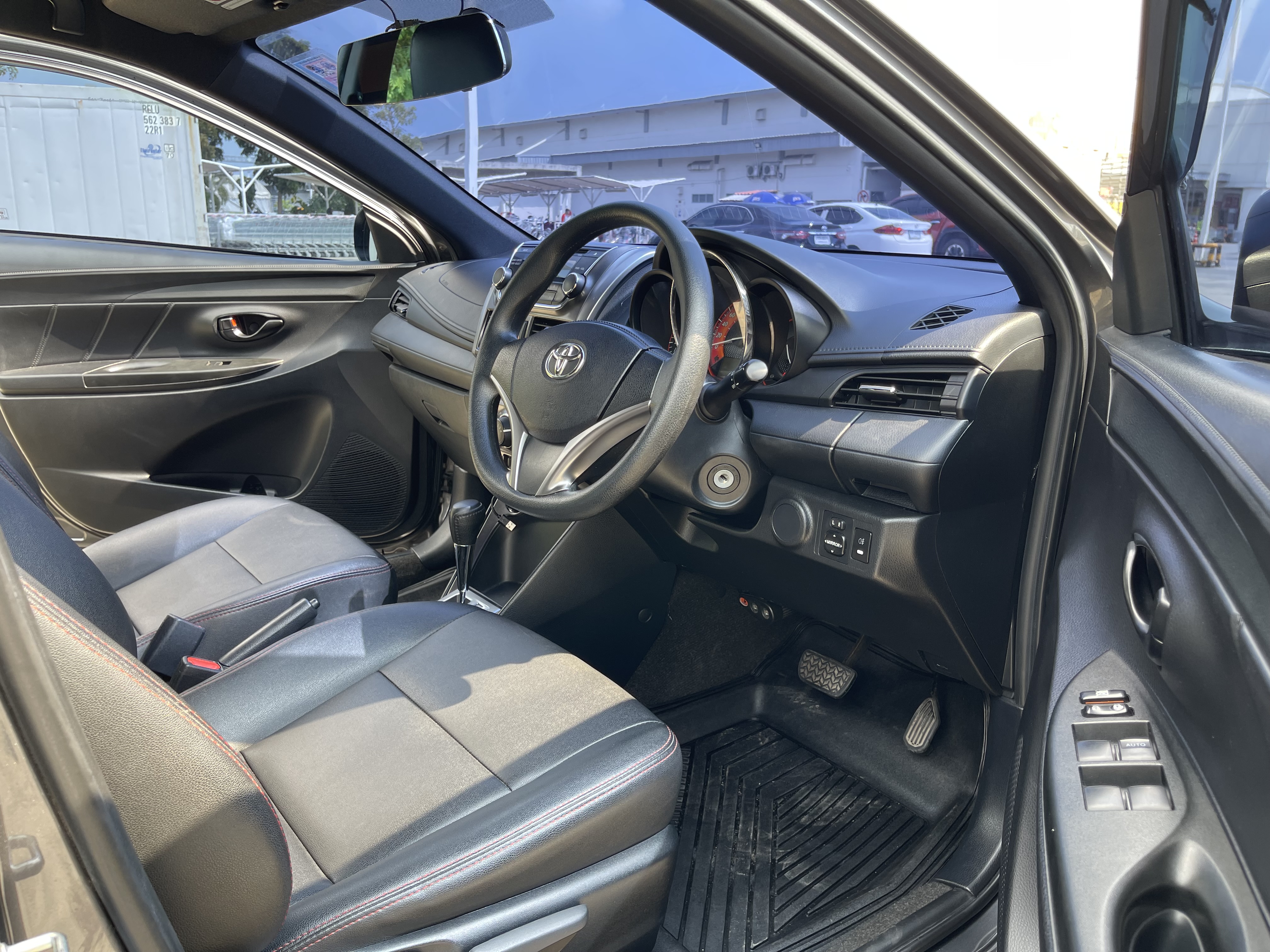 Toyota Yaris 1.2 E At 2017 เทาดำ