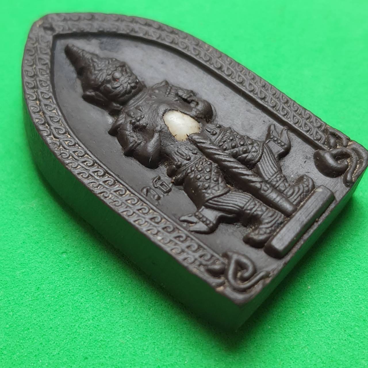 พระเครื่อง ท้าวเวสสุวรรณ รุ่น แก้ปีชง รวยไม่จบ จนไม่เป็น ภัยไม่มี สีดำ พระแท้ ท้าวเวสสุวรรณแท้