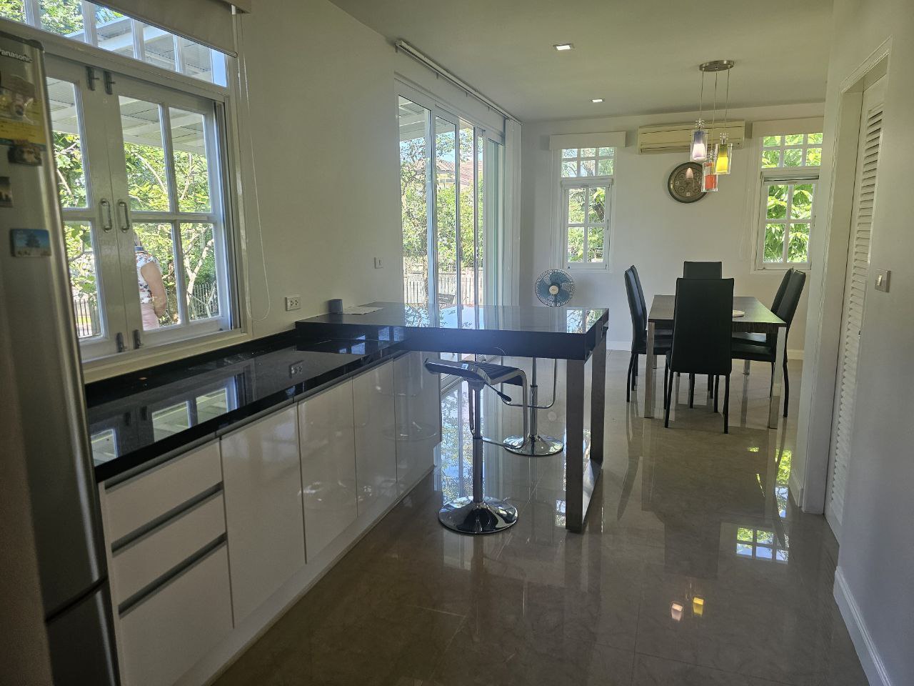 For Rent : Kathu, Private House, 3 bedrooms 3 Bathrooms, Garden View