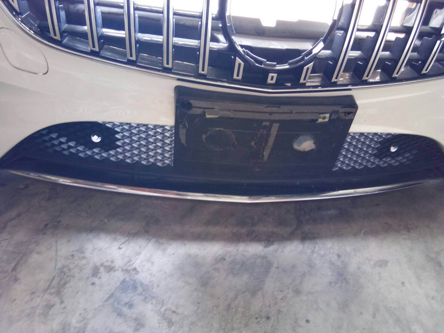 กันชนหน้าBENZ W213